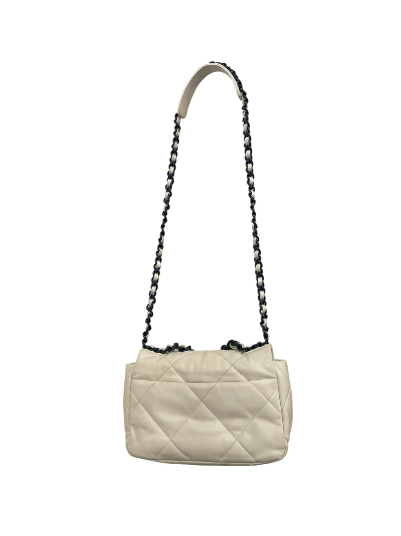 CHANEL/Cross Body Bag/Leather/WHT/CHANEL 19