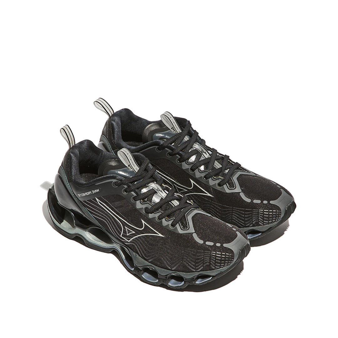balck sneakers