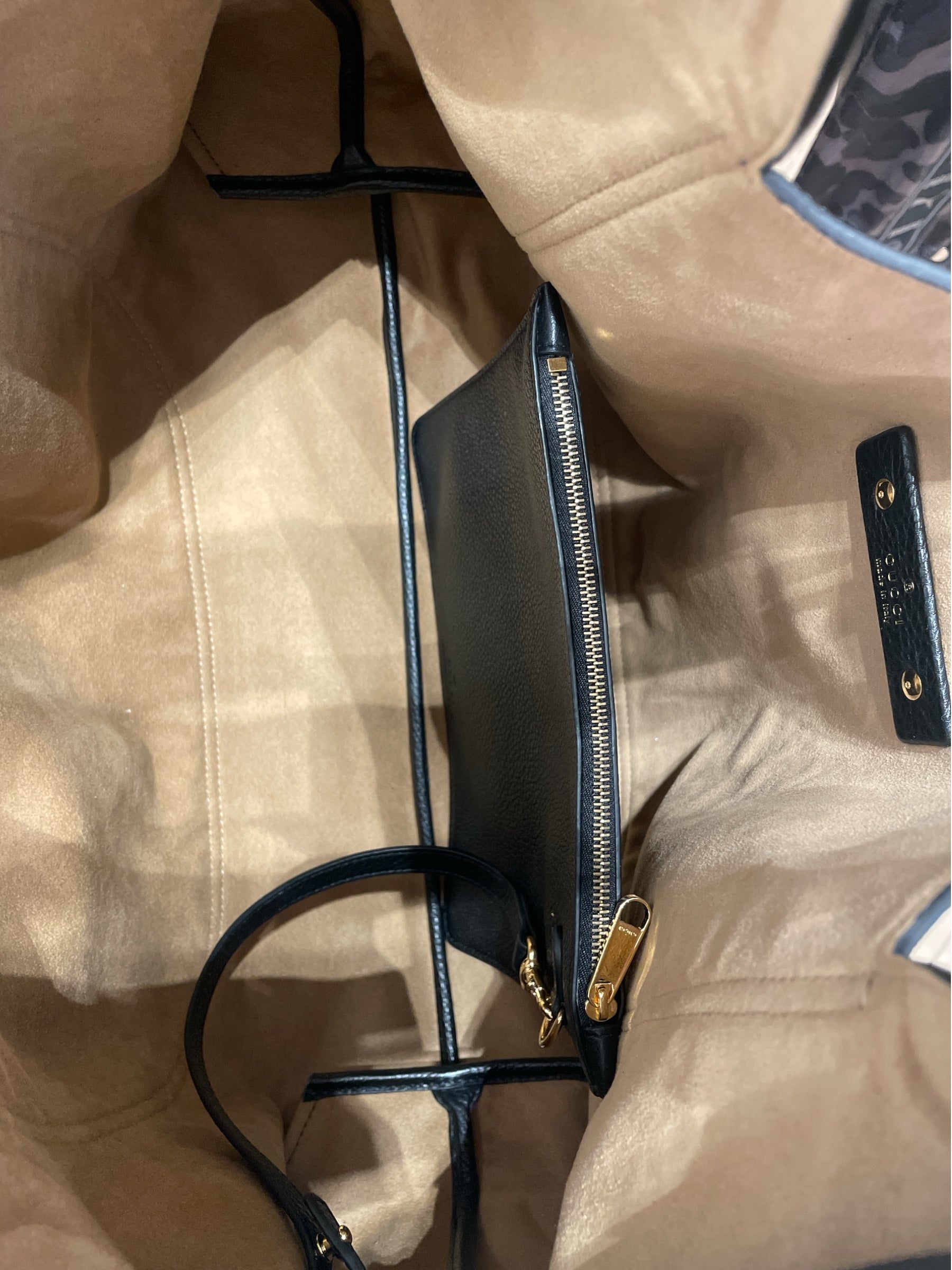 GUCCI/Hand Bag/Leather/BLK/Softit Maxi Shoulder Bag view 5