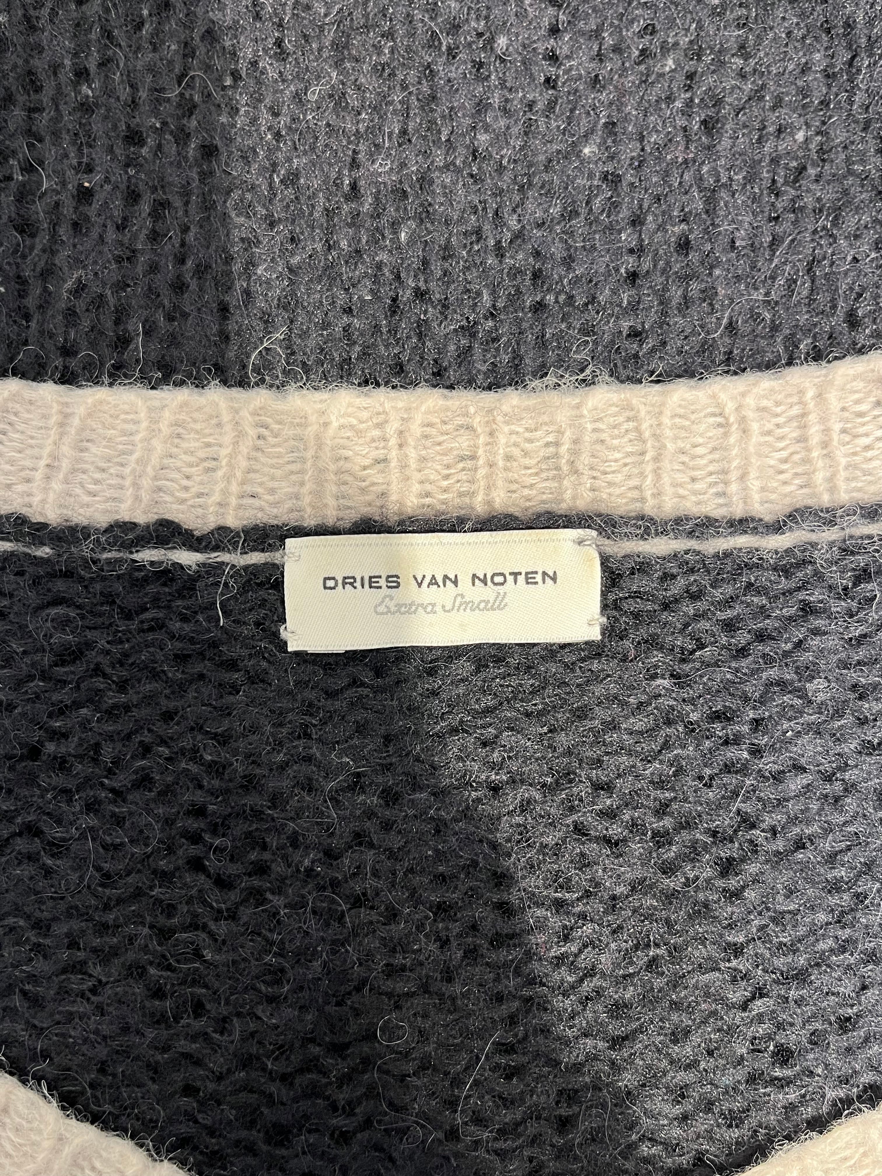 DRIES VAN NOTEN/Sweater/XS/Polyester/BLK/Oversize/RAGLAN SLEEVE-V NECK view 4