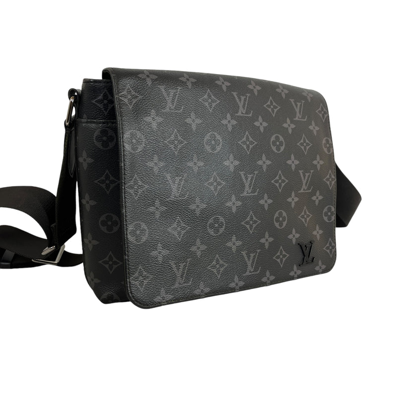 LOUIS VUITTON/Cross Body Bag/Monogram/Leather/BLK/District Messenger Bag