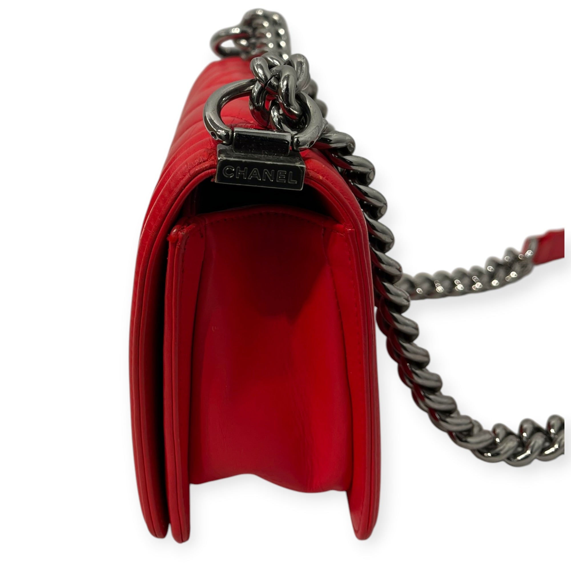 CHANEL/Bag/Lambskin/RED/LAMBSKIN CHEVRON BOY FLAP view 5