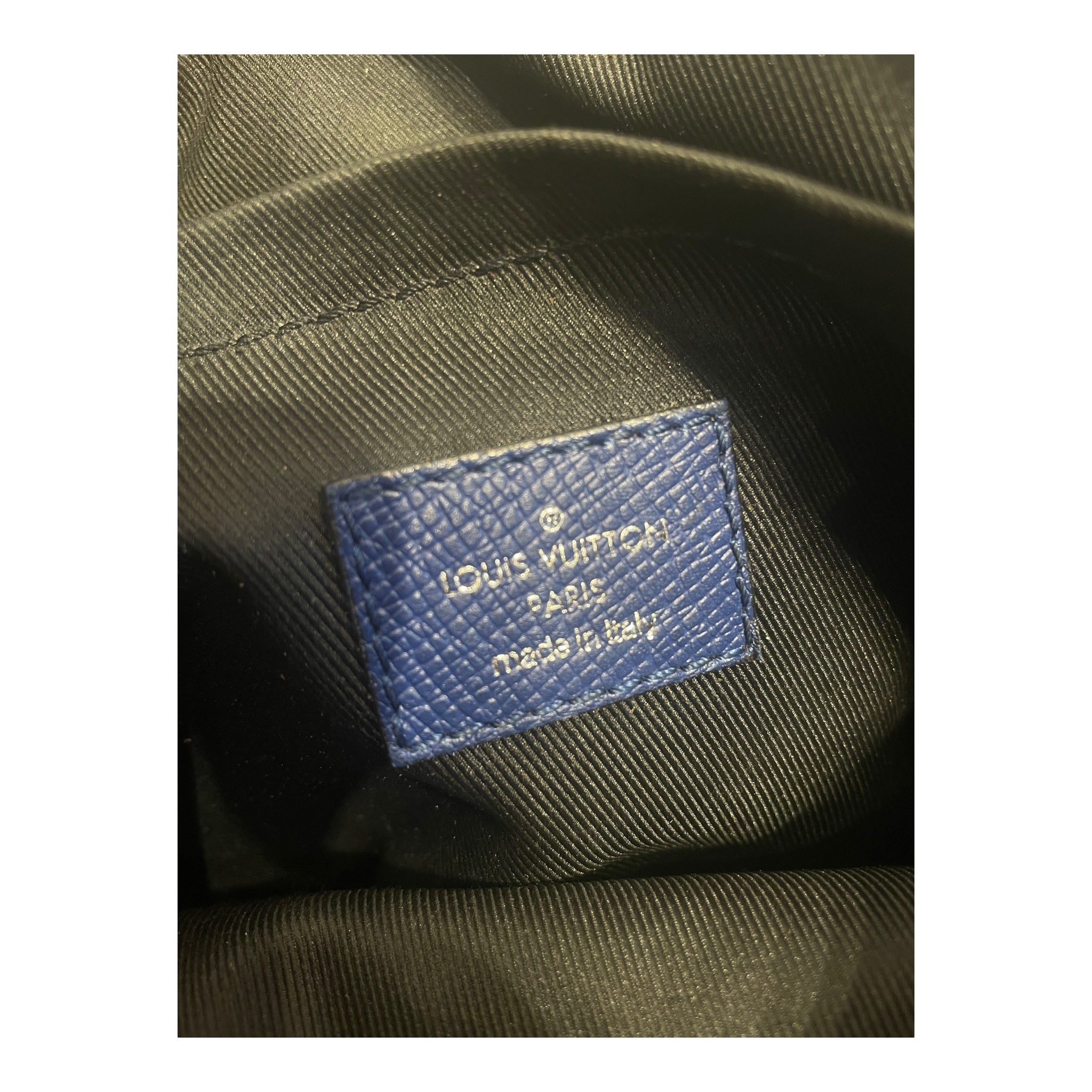 LOUIS VUITTON/Cross Body Bag/Leather/BLU/Taiga Blue view 5