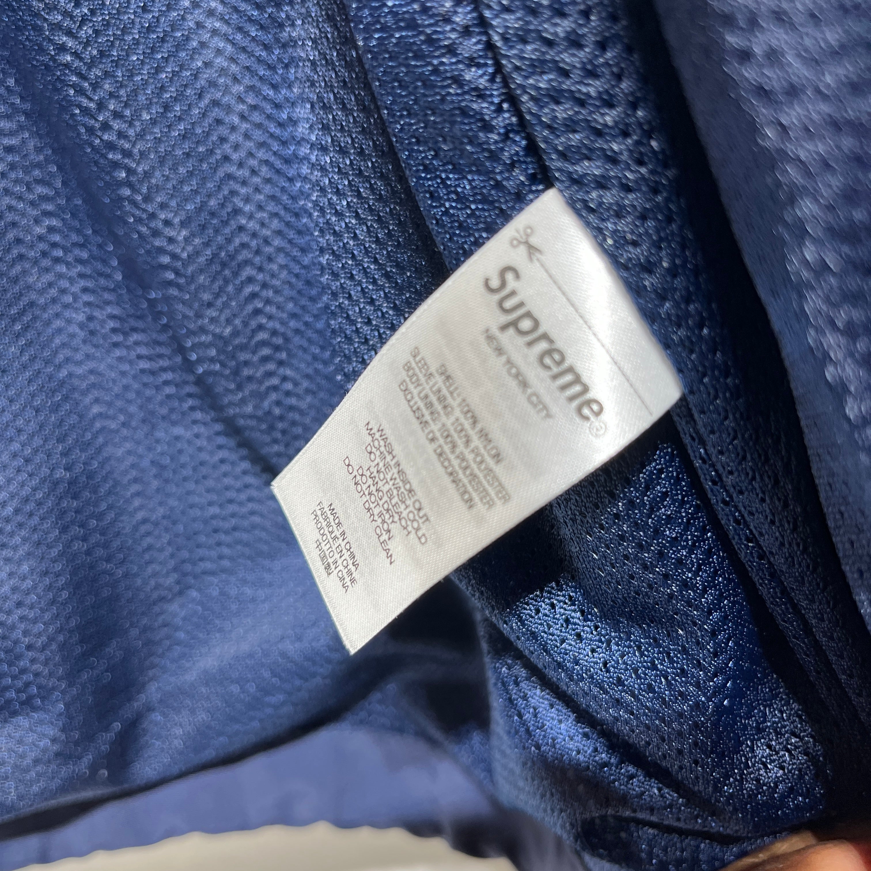 Supreme/Windbreaker/XL/Acrylic/NVY/RED ZIPPER / VERTICAL LOGO view 4