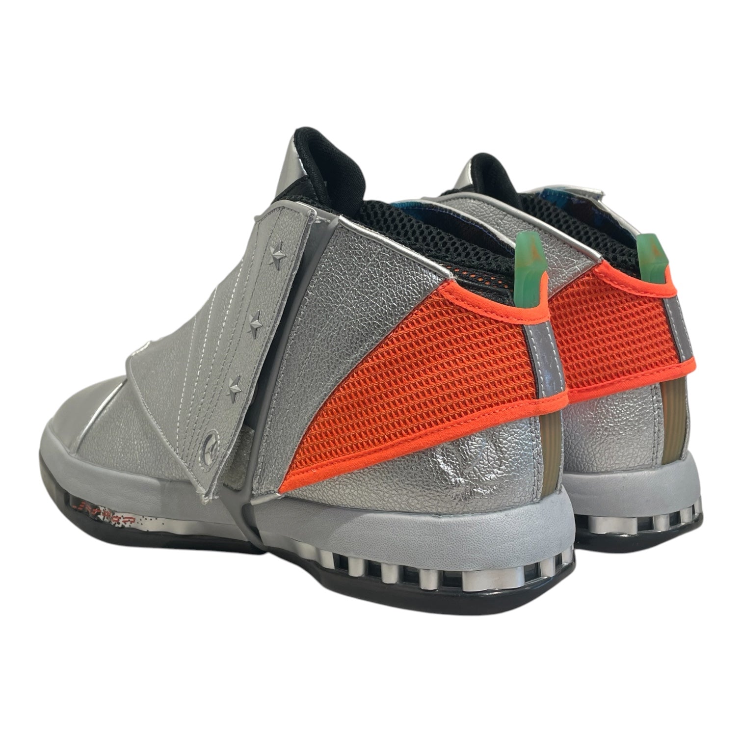 NIKE/Low-Sneakers/US 10.5/Leather/SLV/IV7638-001 view 2