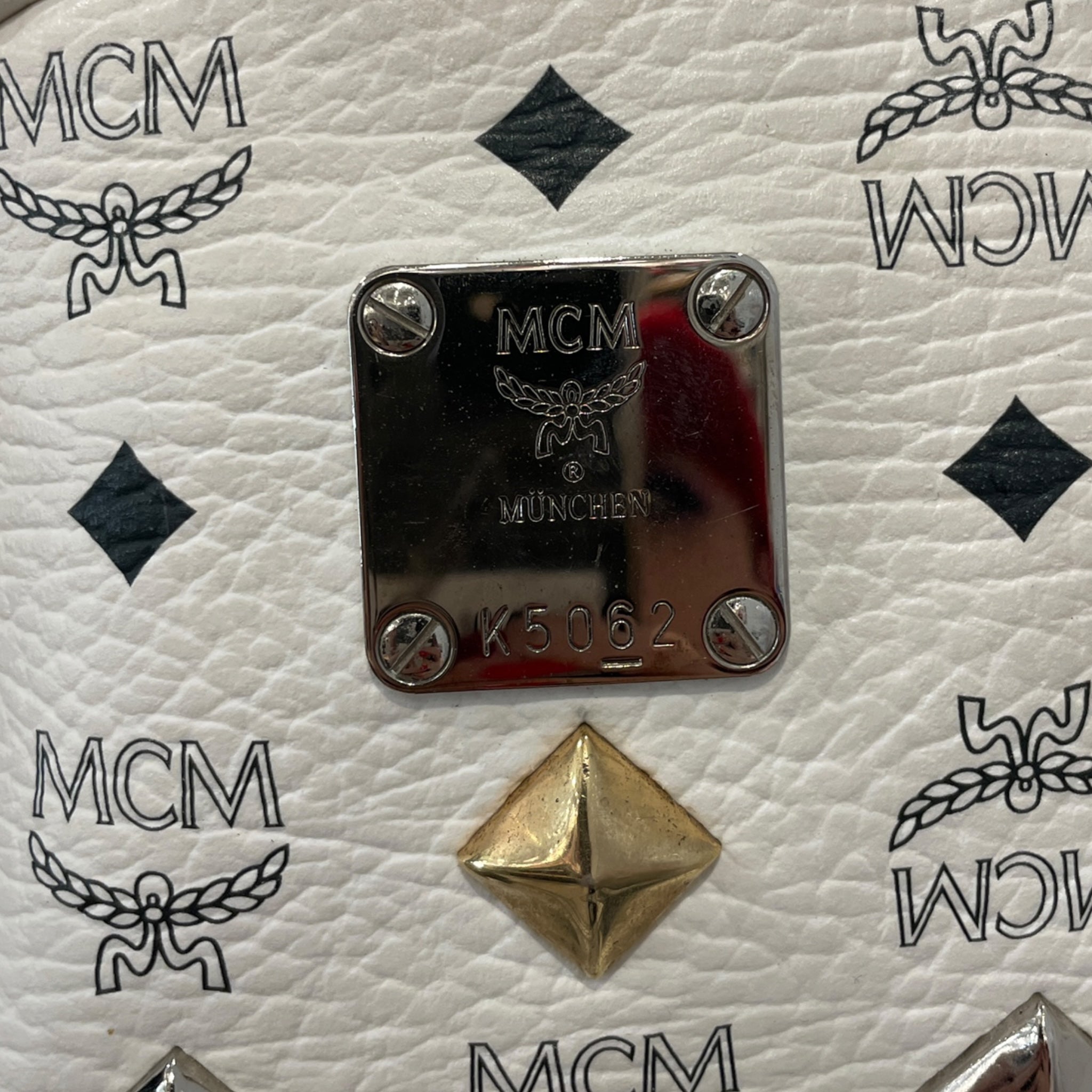 MCM/Backpack/Monogram/Leather/WHT/MEDIUM STUDS K5062 view 5
