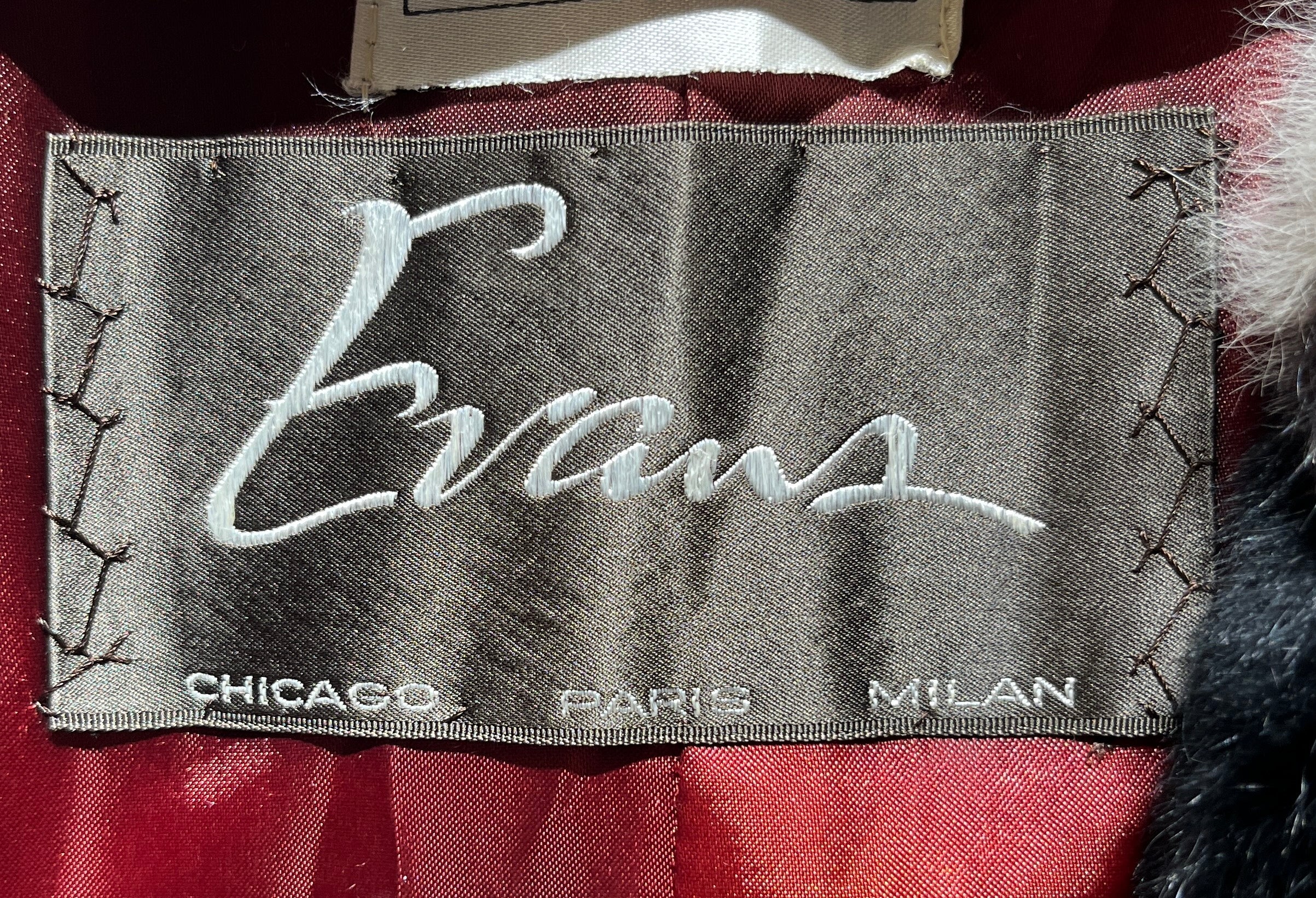 Evans/Coat/10/Animal Pattern/Silk/WHT/Fur/Damage on right shoulder view 3