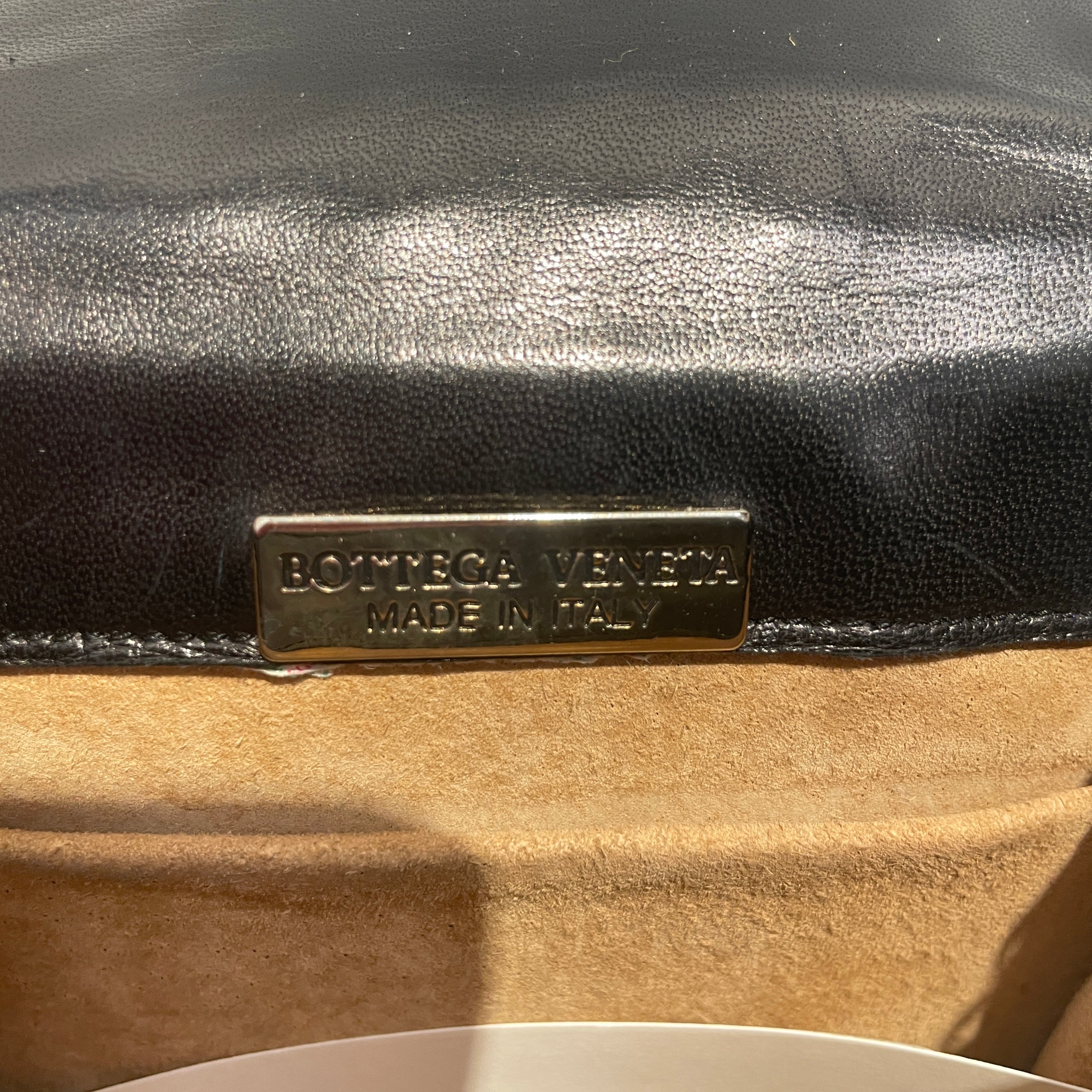 BOTTEGA VENETA/Cross Body Bag/Leather/BLK/intrecciato crossbody view 6