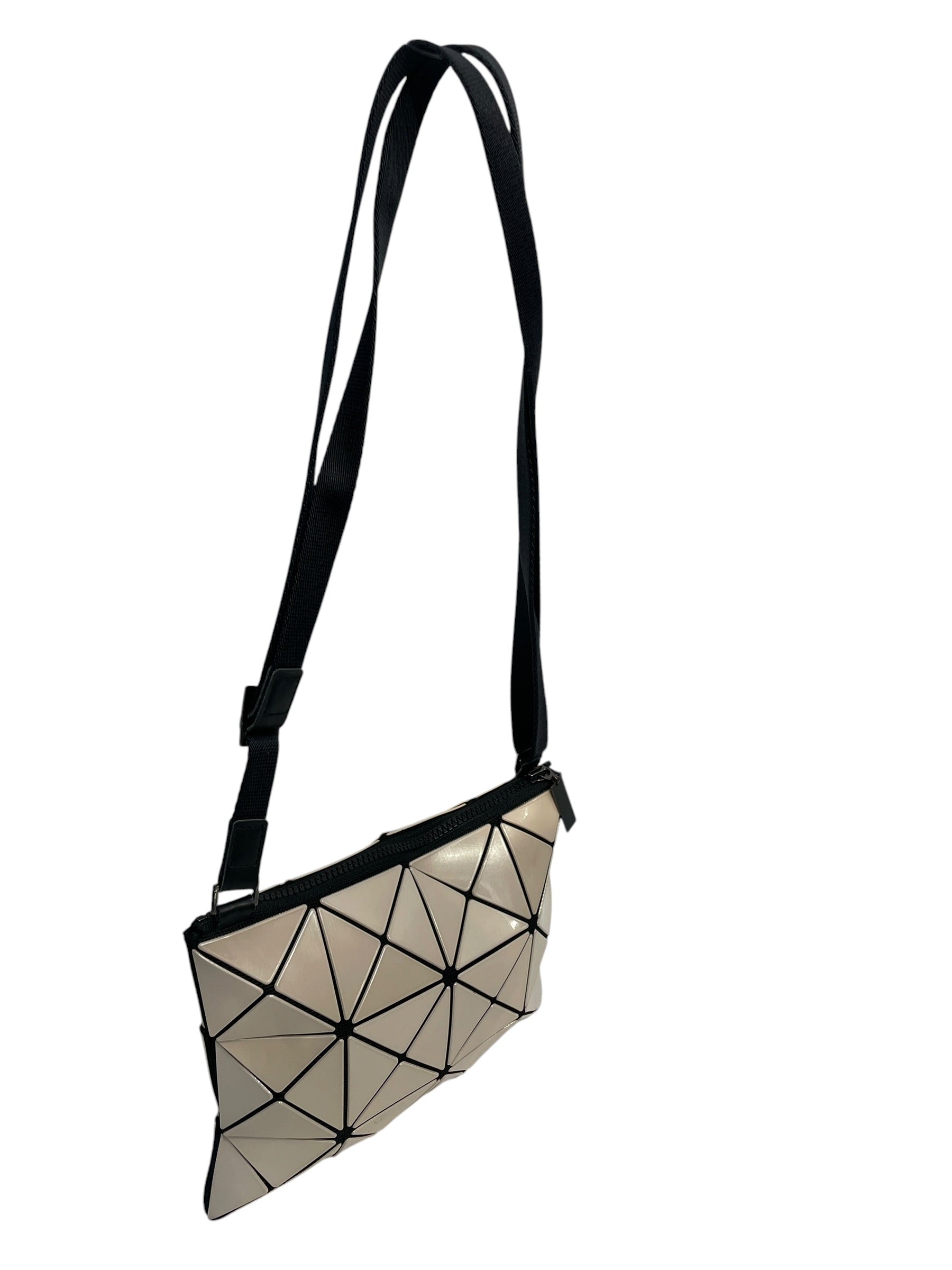BAO BAO ISSEY MIYAKE/Tote Bag/CRM/lucent crossbody view 3