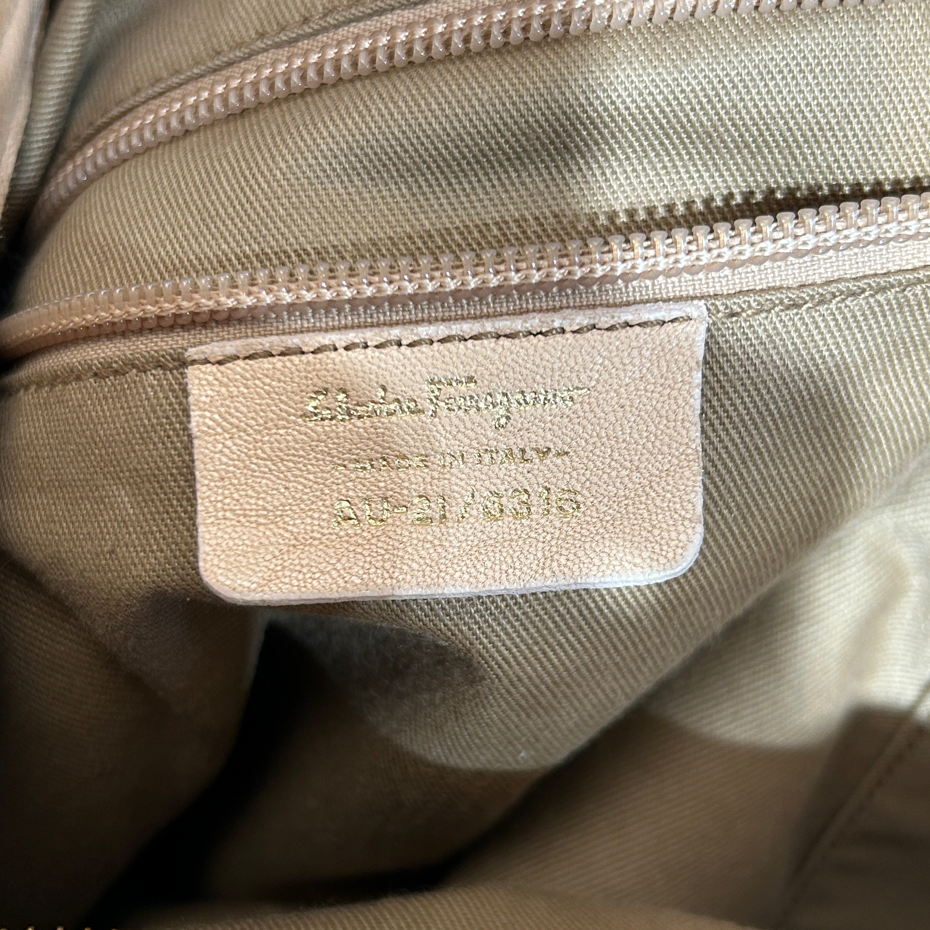 Salvatore Ferragamo/Bag/Leather/BEG/LEATHER HOBO view 5