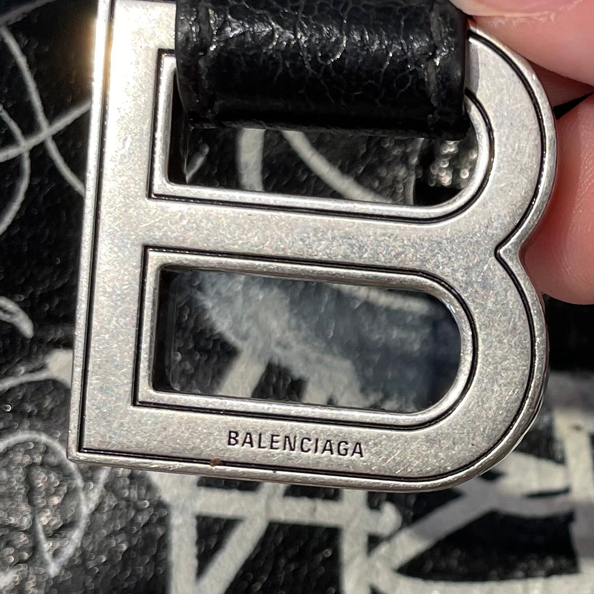 BALENCIAGA/Cross Body Bag/Graphic/Leather/BLK/balenciaga grafiti bag view 3