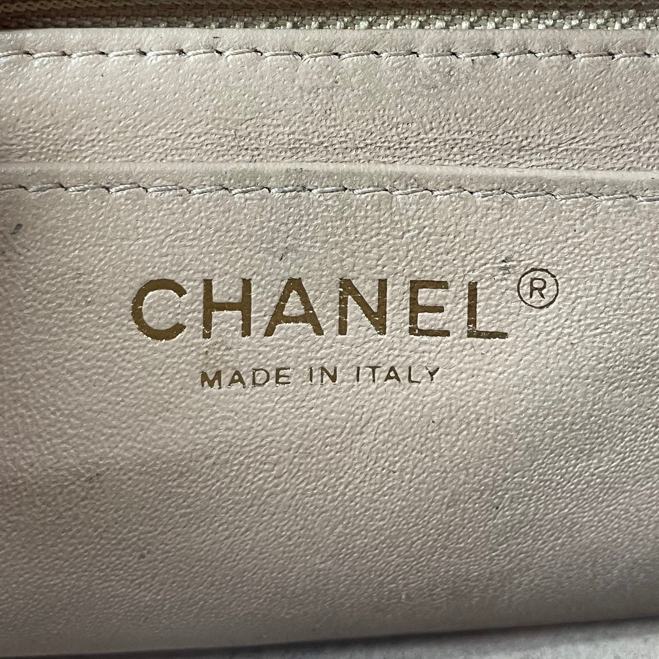 CHANEL/Cross Body Bag/Leather/BEG/QUILTED FLAP view 4