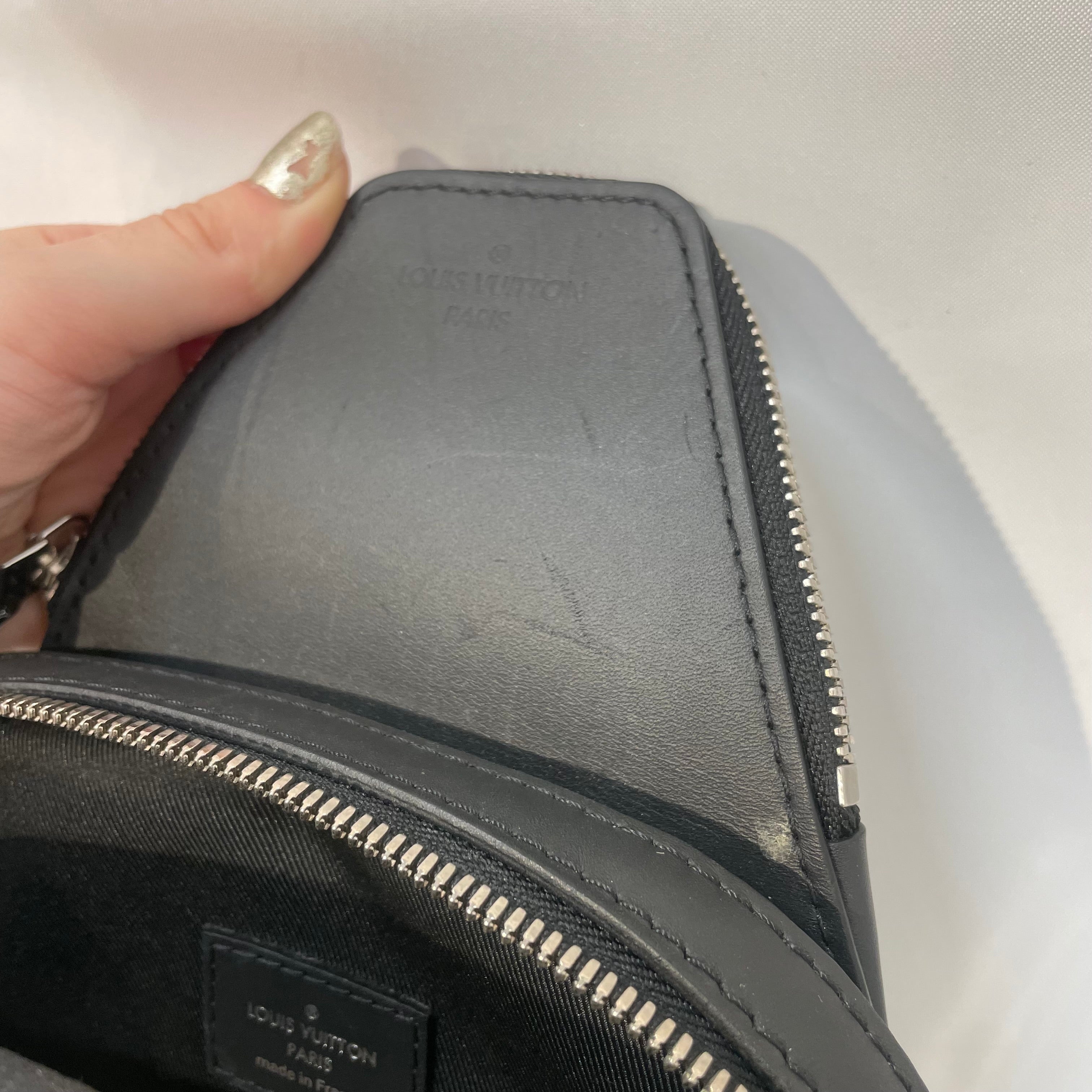 LOUIS VUITTON/Cross Body Bag/Monogram/Leather/BLK/avenue dling bag damier view 7