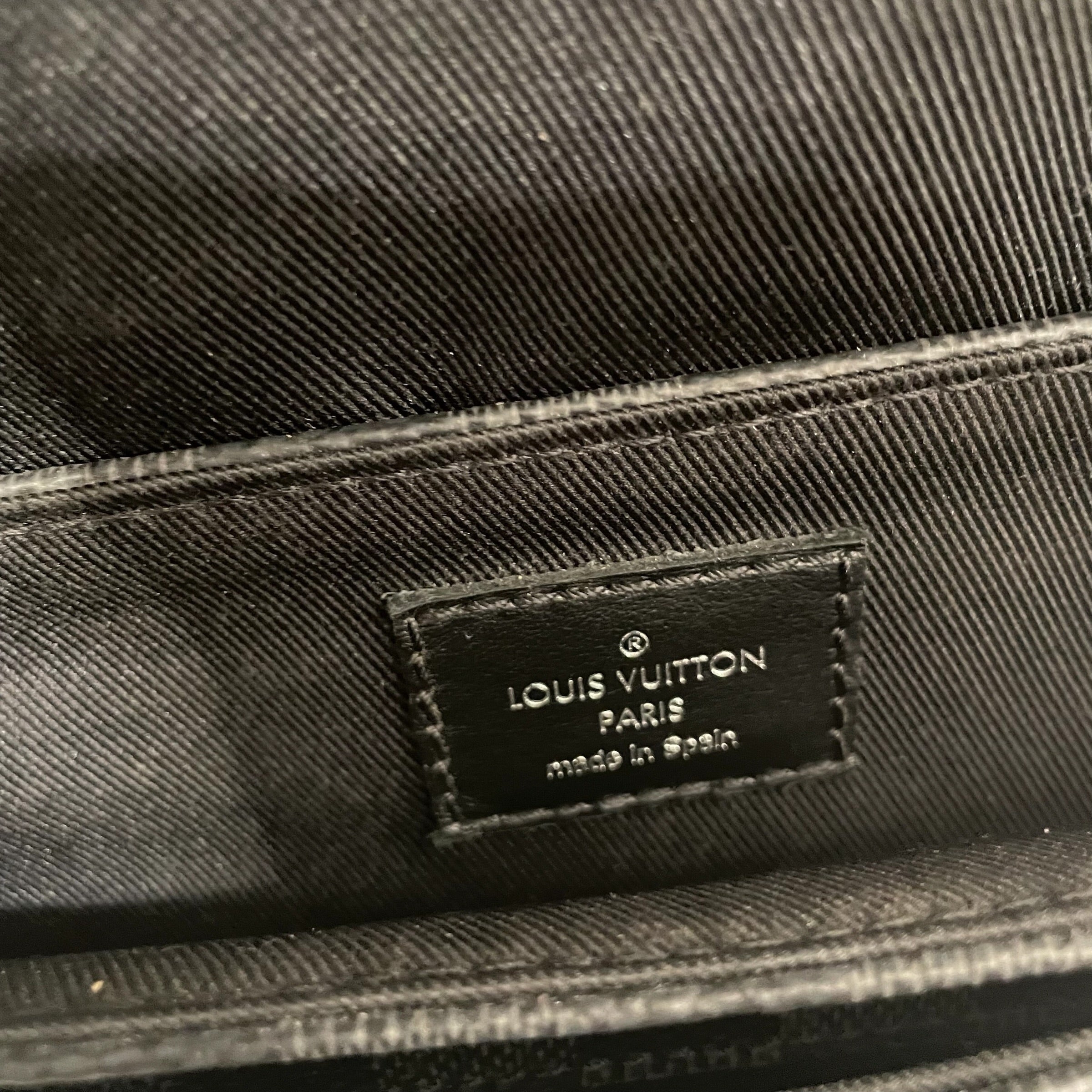 LOUIS VUITTON/Cross Body Bag/Monogram/Leather/BLK/District PM Graphite Canvas view 5