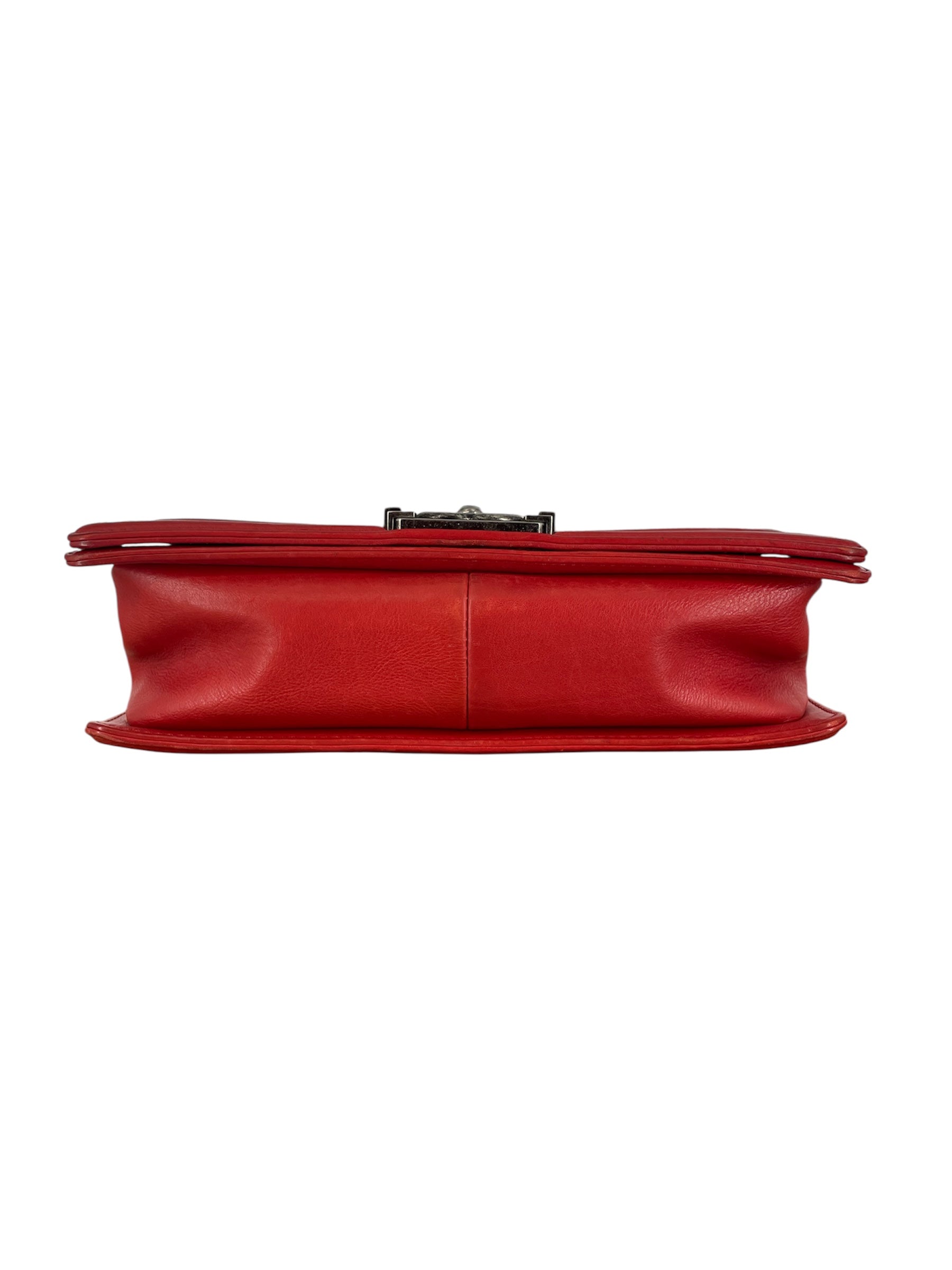 CHANEL/Cross Body Bag/Leather/RED/RED CROSSBODY BAG view 3