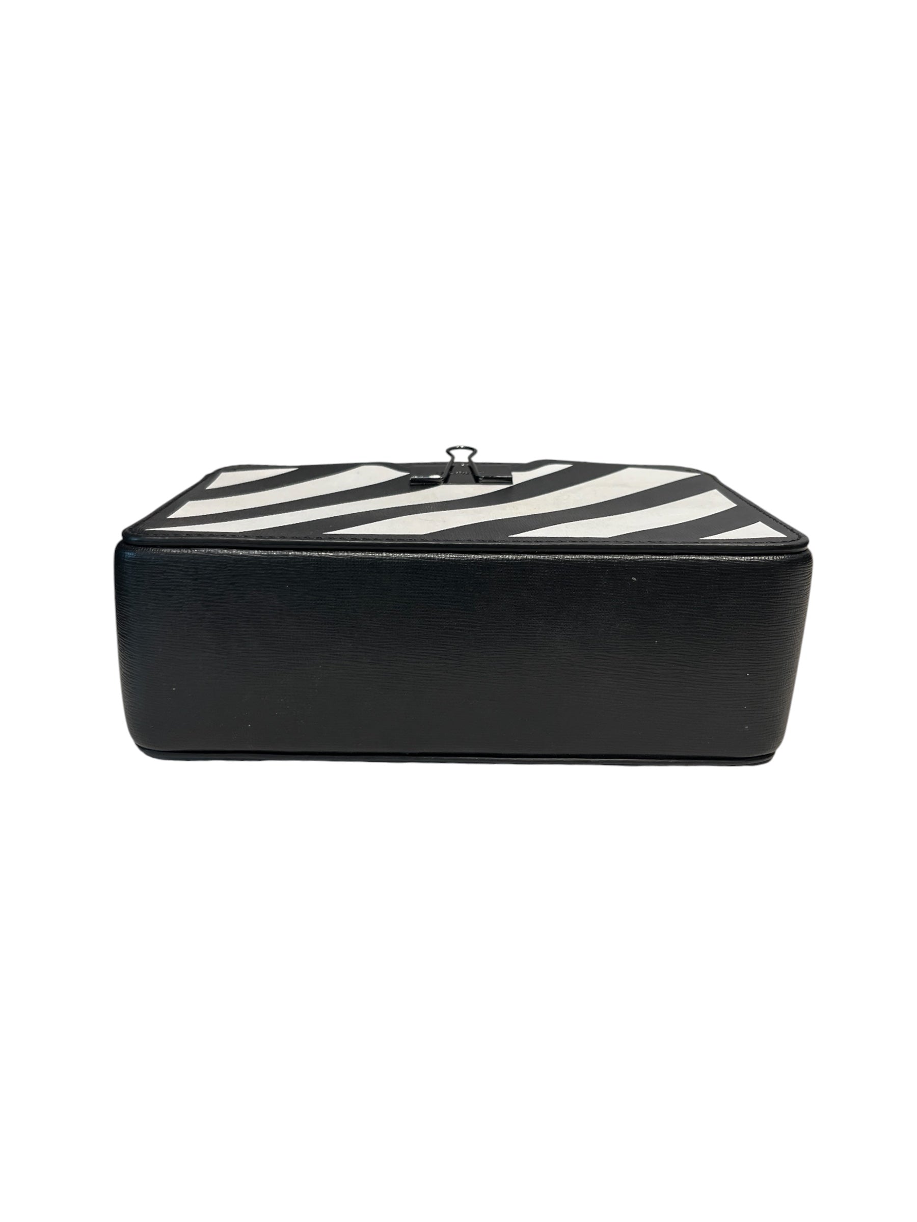 OFF-WHITE/Cross Body Bag/Stripe/Leather/BLK/DIAG CAMERA BAG view 3