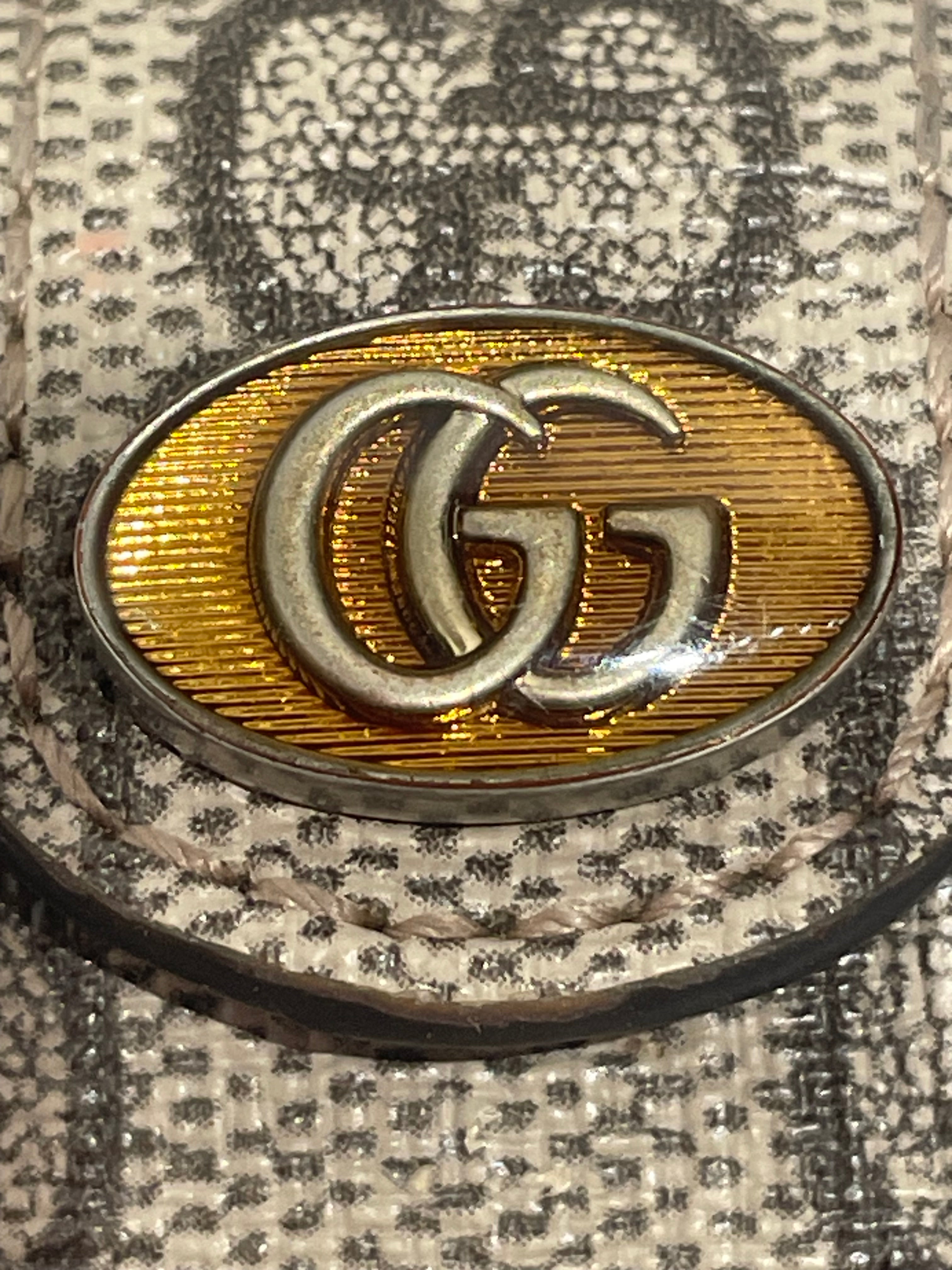 GUCCI/Accessories/Monogram/KHK/Ophidia GG Airpod Case view 5