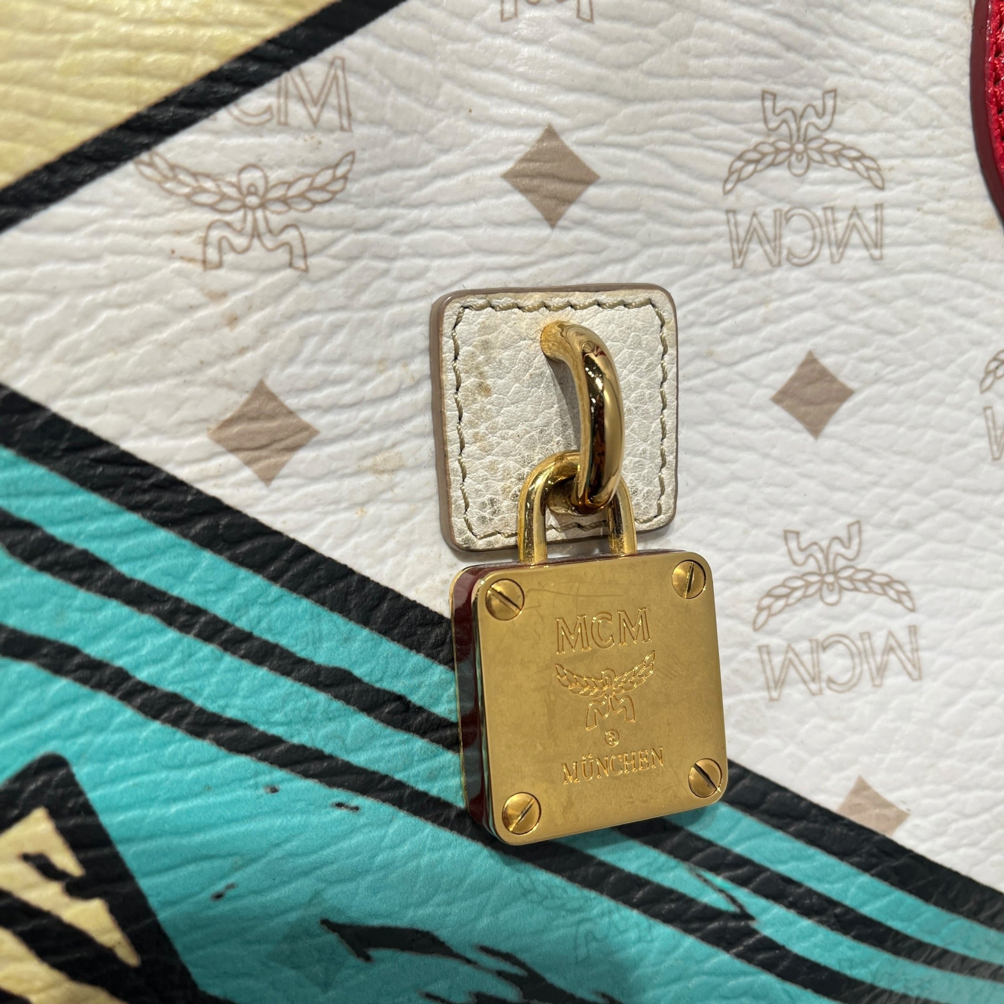 MCM/Tote Bag/Monogram/Leather/WHT/ABSTRACT MONOGRAM VISETOS/RED view 18