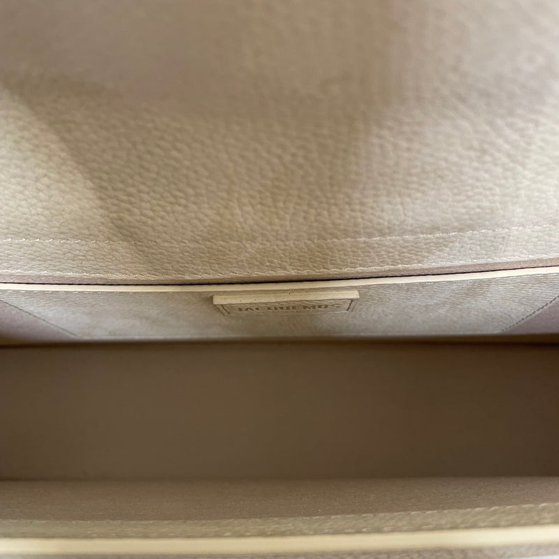 JACQUEMUS/Cross Body Bag/Leather/CRM/LE GRAND BAMBINO