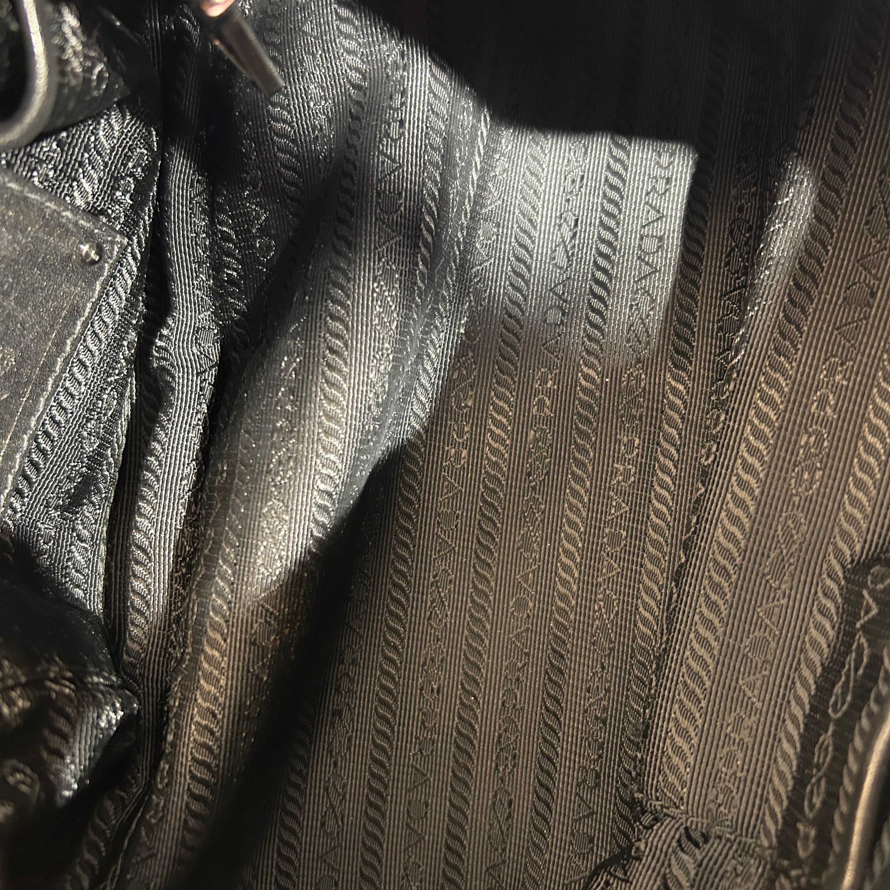PRADA/Hand Bag/Leather/BLK/LEATHER HOBO BAG LG LOGO view 4