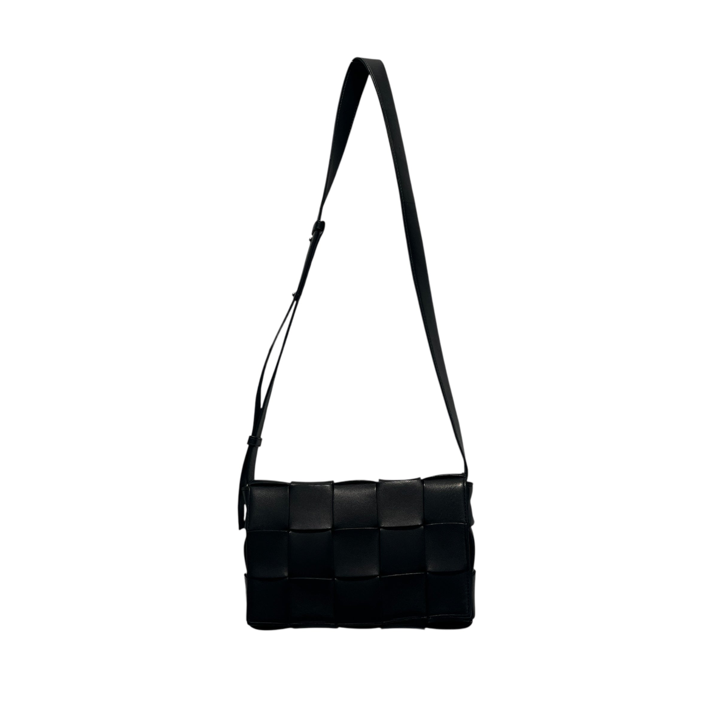 BOTTEGA VENETA/Cross Body Bag/Leather/BLK/CASETTE BAG/ WOVEN view 1