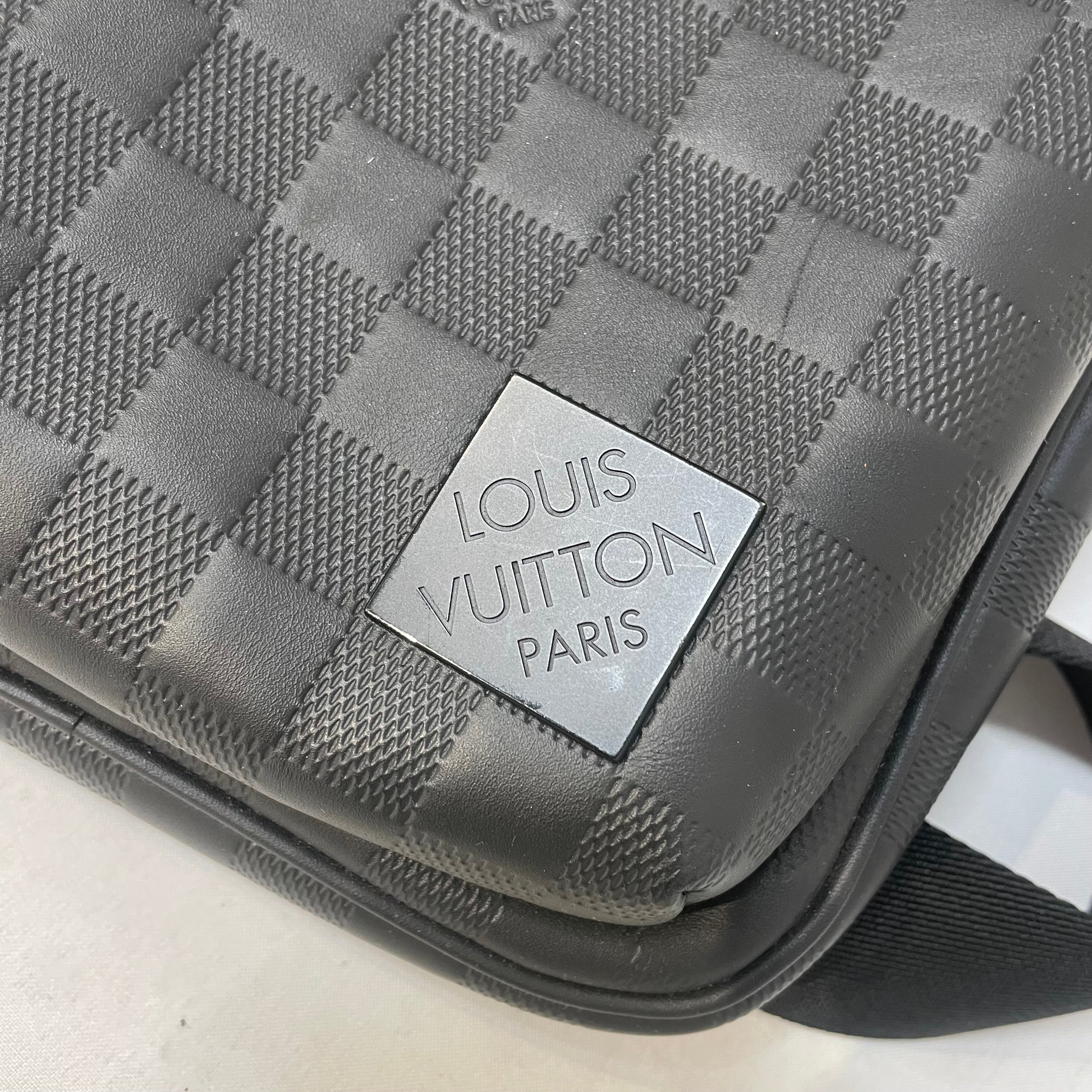 LOUIS VUITTON/Cross Body Bag/Monogram/Leather/BLK/avenue dling bag damier view 6