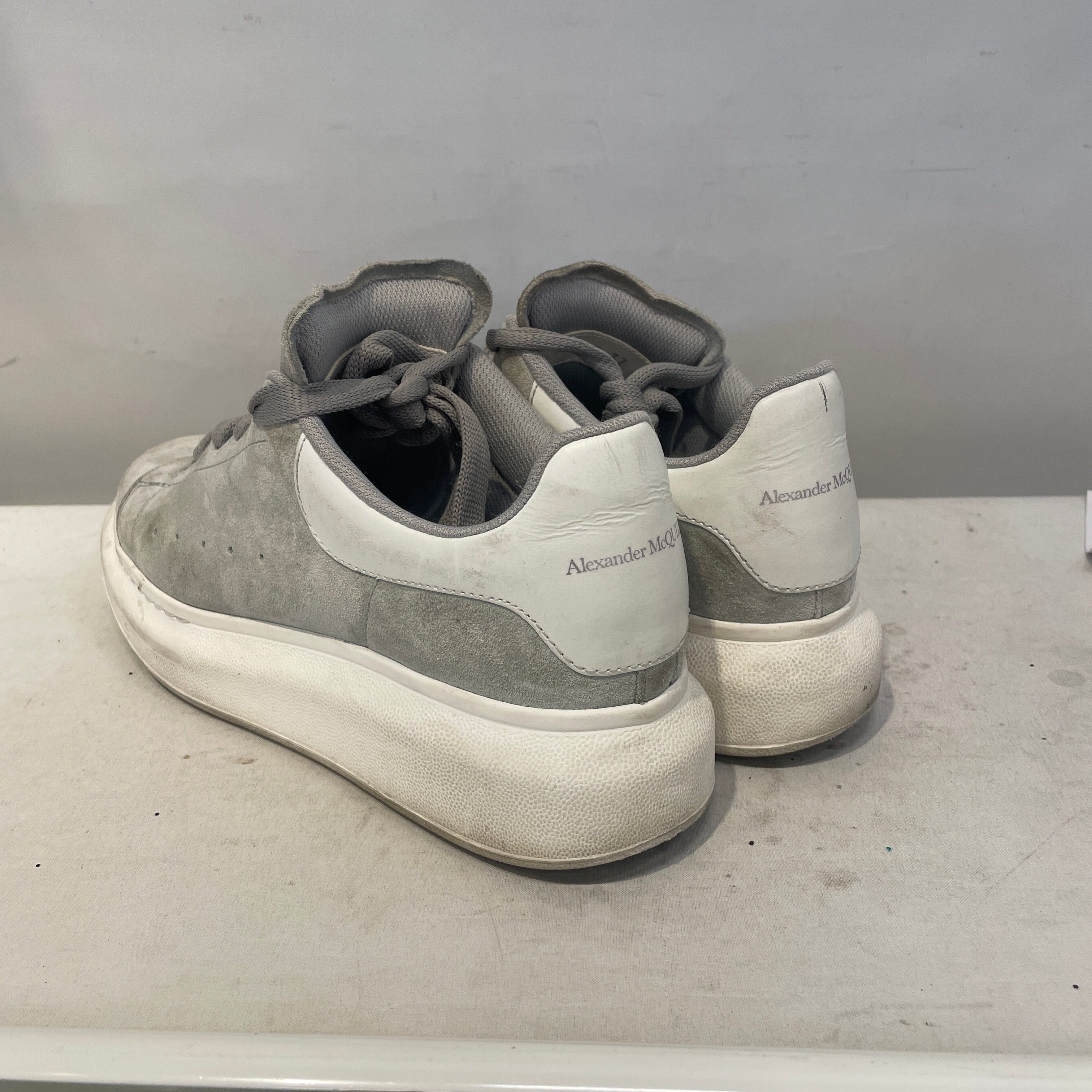Alexander McQueen/Low-Sneakers/US 6/Suede/GRY/Oversized view 2