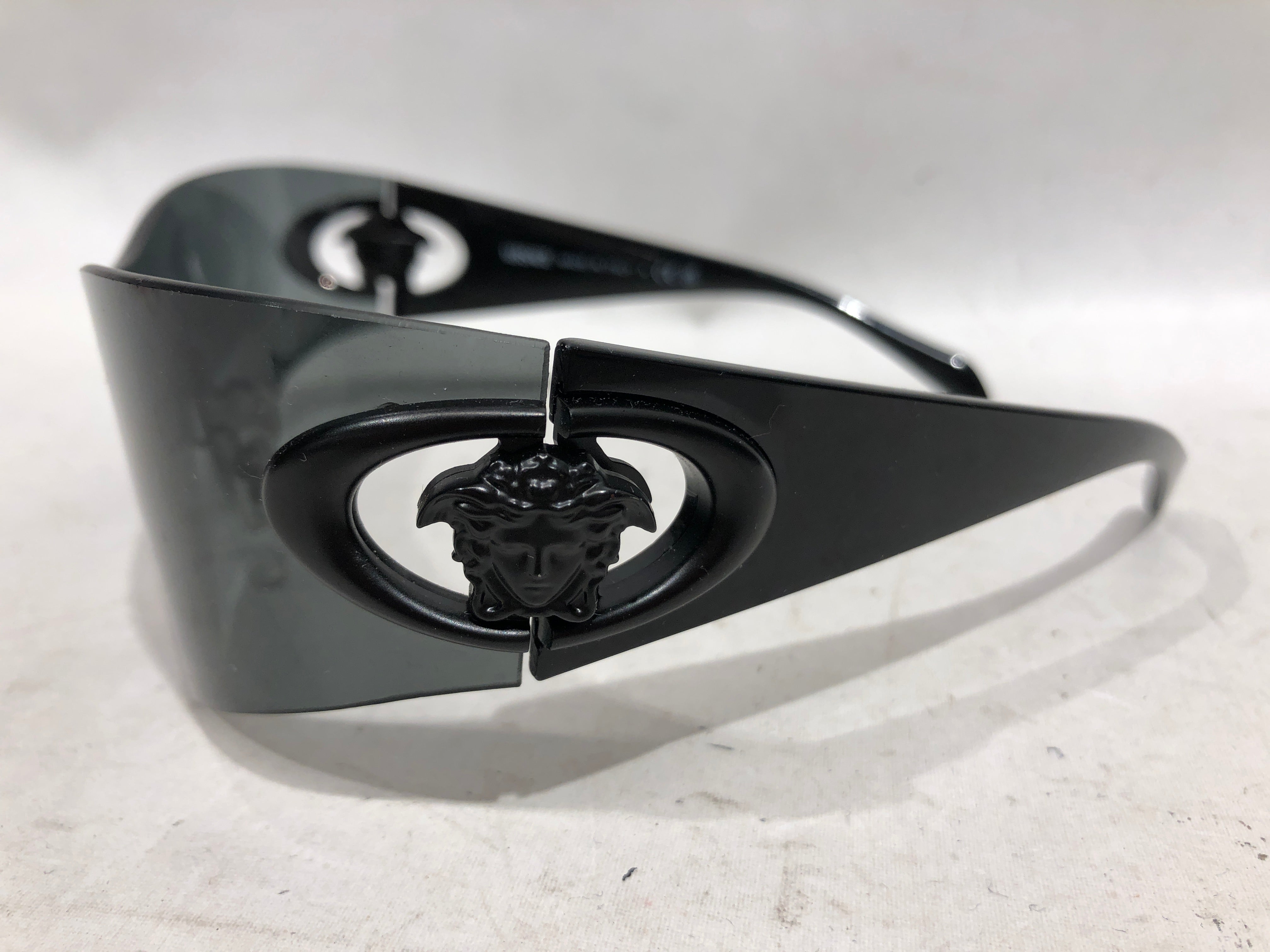 VERSACE/Sunglasses/Plastic/BLK/Rimless/M's/Versace Sheild VE2280 view 3