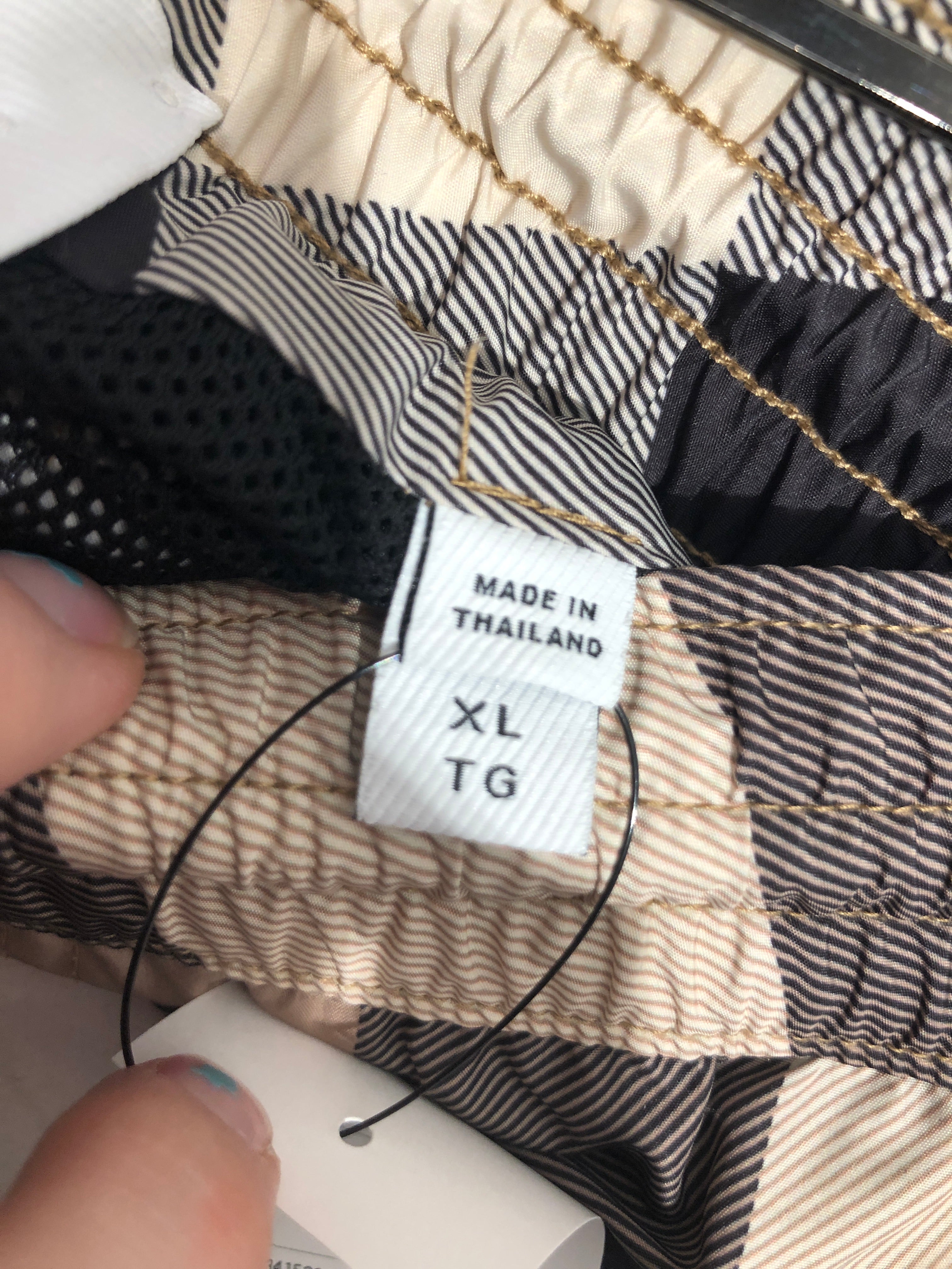 BURBERRY LONDON/Shorts/XL/Plaid/Polyester/BEG/CLASSIC CHECK SWIM TRUNKS view 4