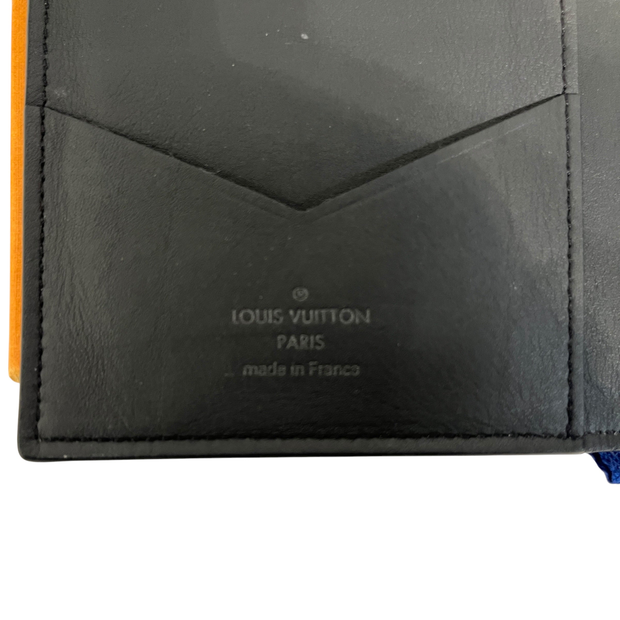 LOUIS VUITTON/Pass Case/Leather/BLK/L's/Embossed passport holder view 5