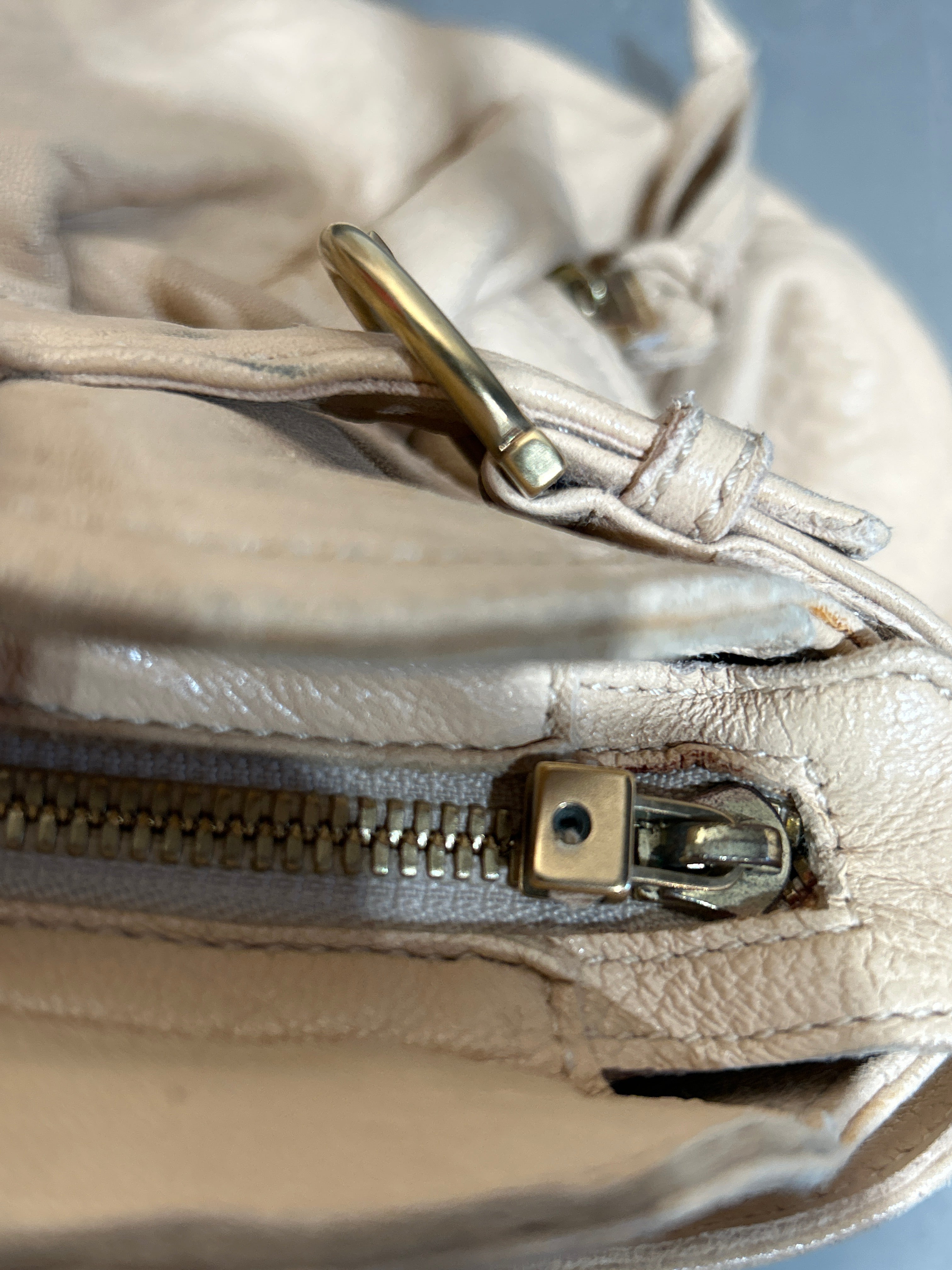 Salvatore Ferragamo/Bag/Leather/BEG/LEATHER HOBO view 7