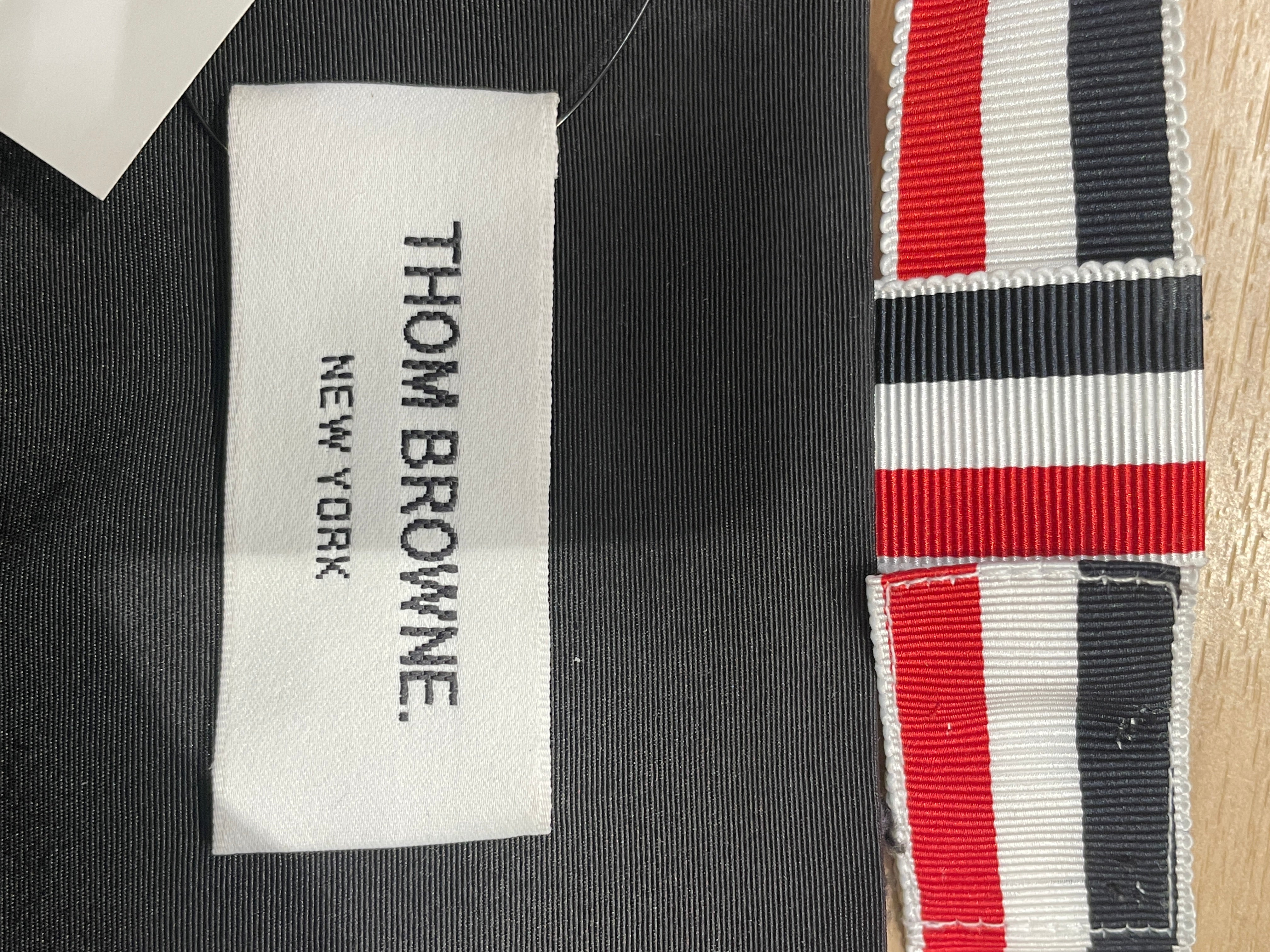 THOM BROWNE. NEW YORK/Shirt/SS/Cotton/BLK/THOM B NY CORSET LACEUP BACK view 3