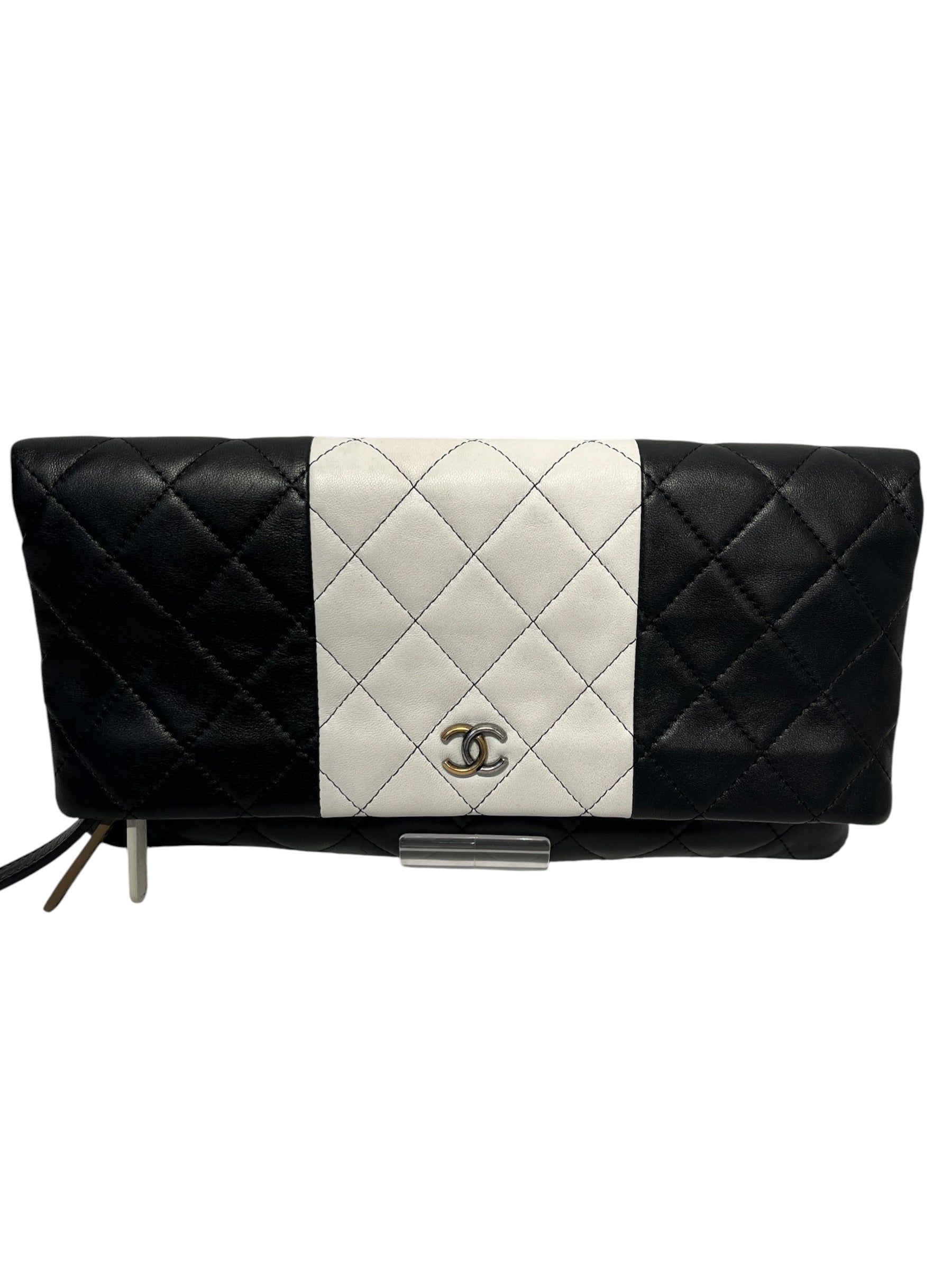 CHANEL/Clutch Bag/All Over Print/Leather/BLK/TWO TONE QUILTED FOLD OVER view 1