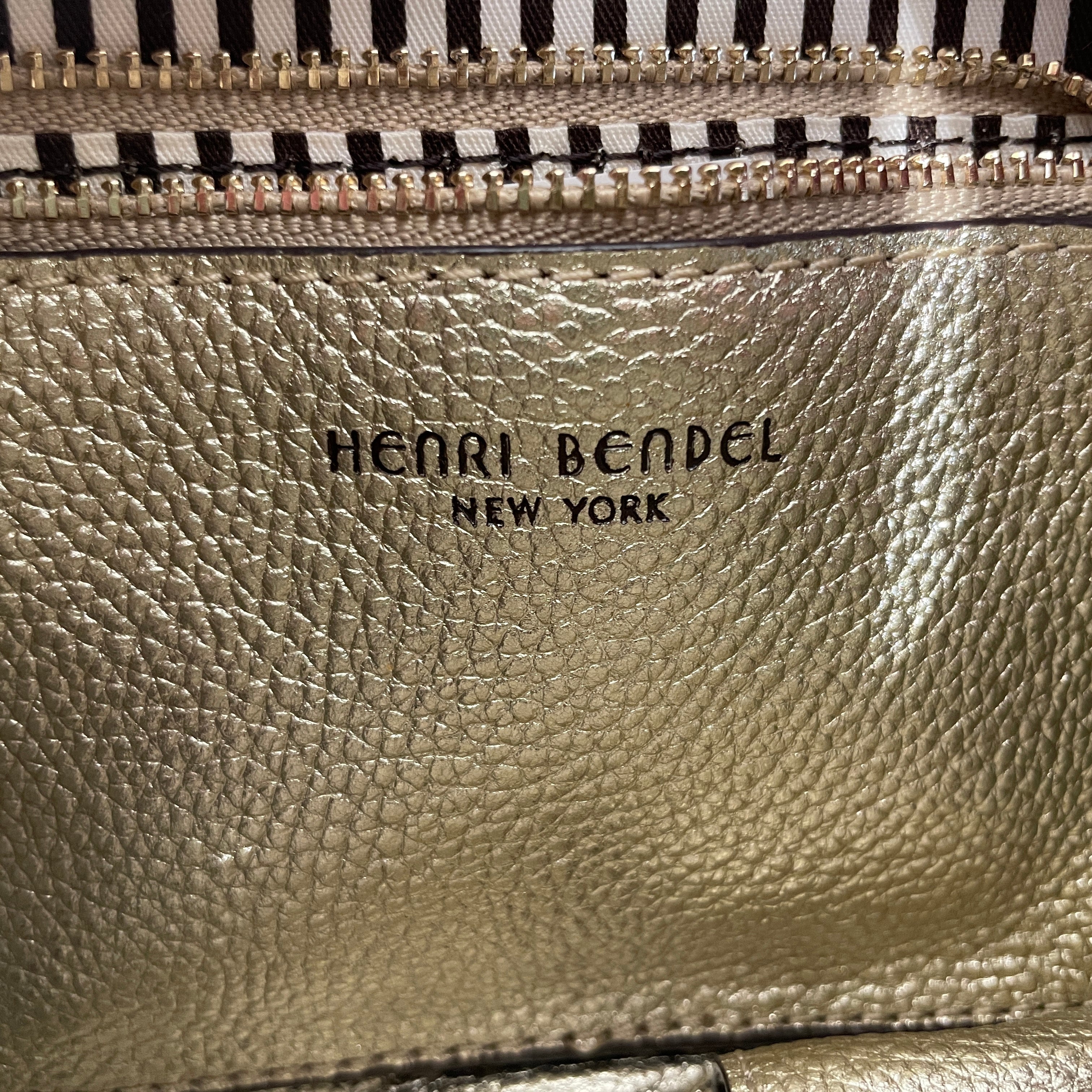Henry Bendel/Fanny Pack/Leather/GLD/ view 3