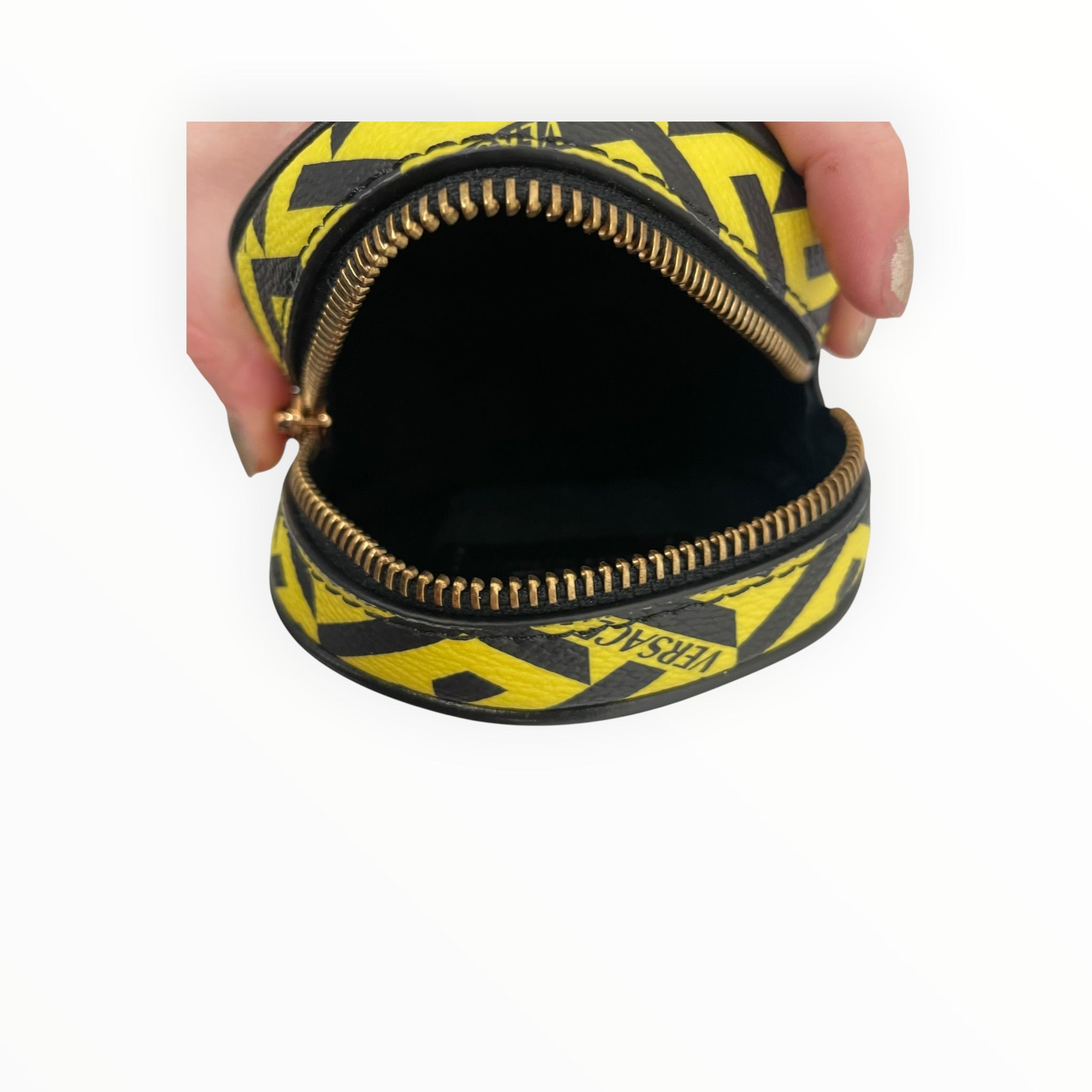 VERSACE/Pouch/All Over Print/Leather/YEL/la greca signature round pouch view 4