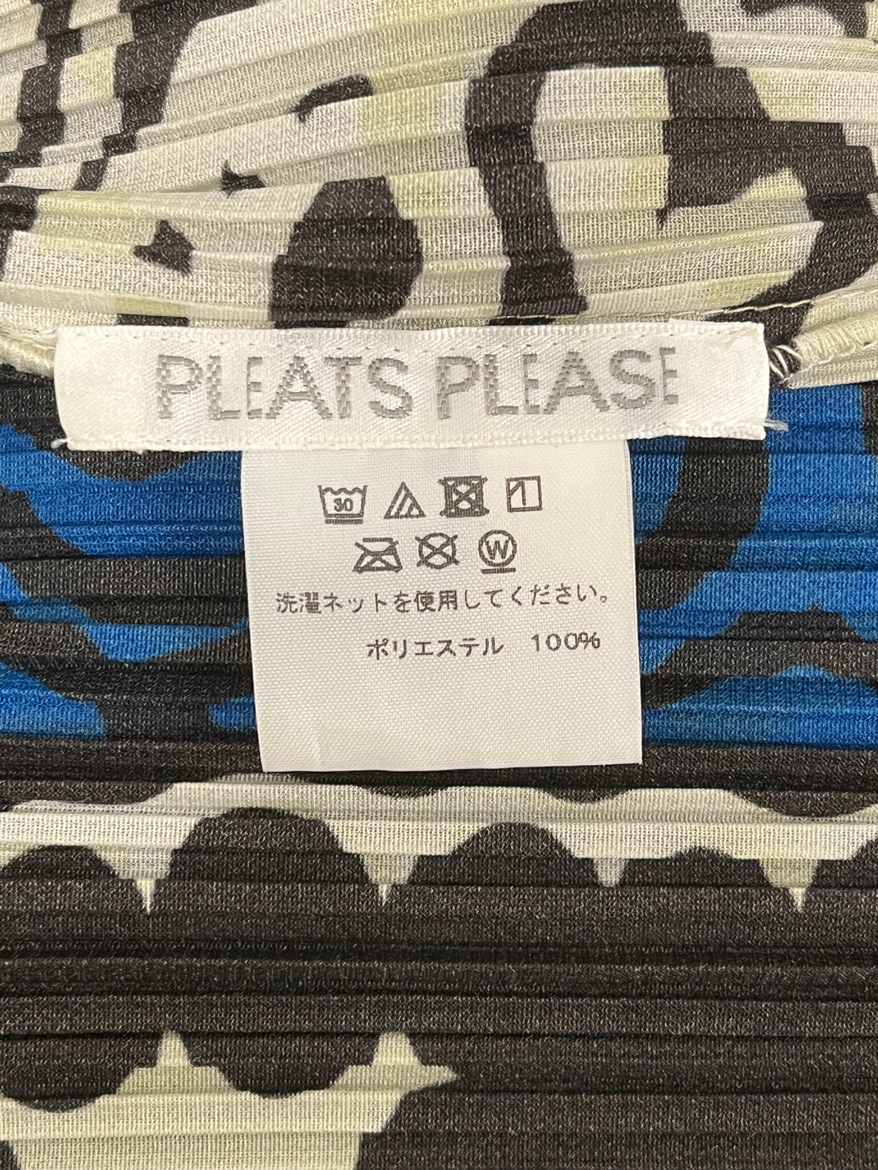 PLEATS PLEASE ISSEY MIYAKE/Blouse/M/All Over Print/Polyester/MLT/BLU BLCK WHITE PRINT view 3