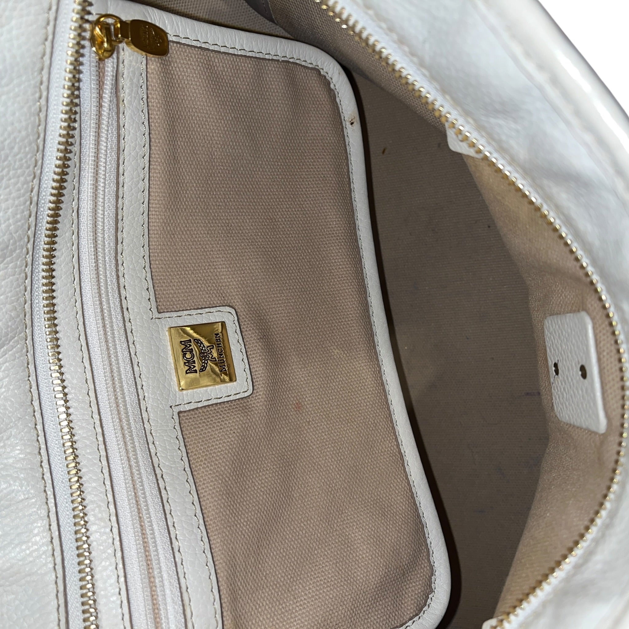 MCM/Tote Bag/Monogram/Leather/WHT/ABSTRACT MONOGRAM VISETOS/RED view 7