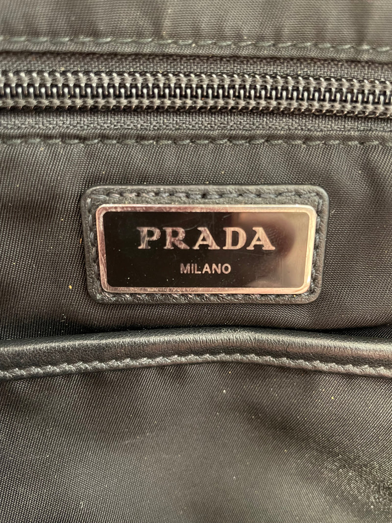 PRADA/Clutch Bag/OS/Stripe/Leather/BLK/165