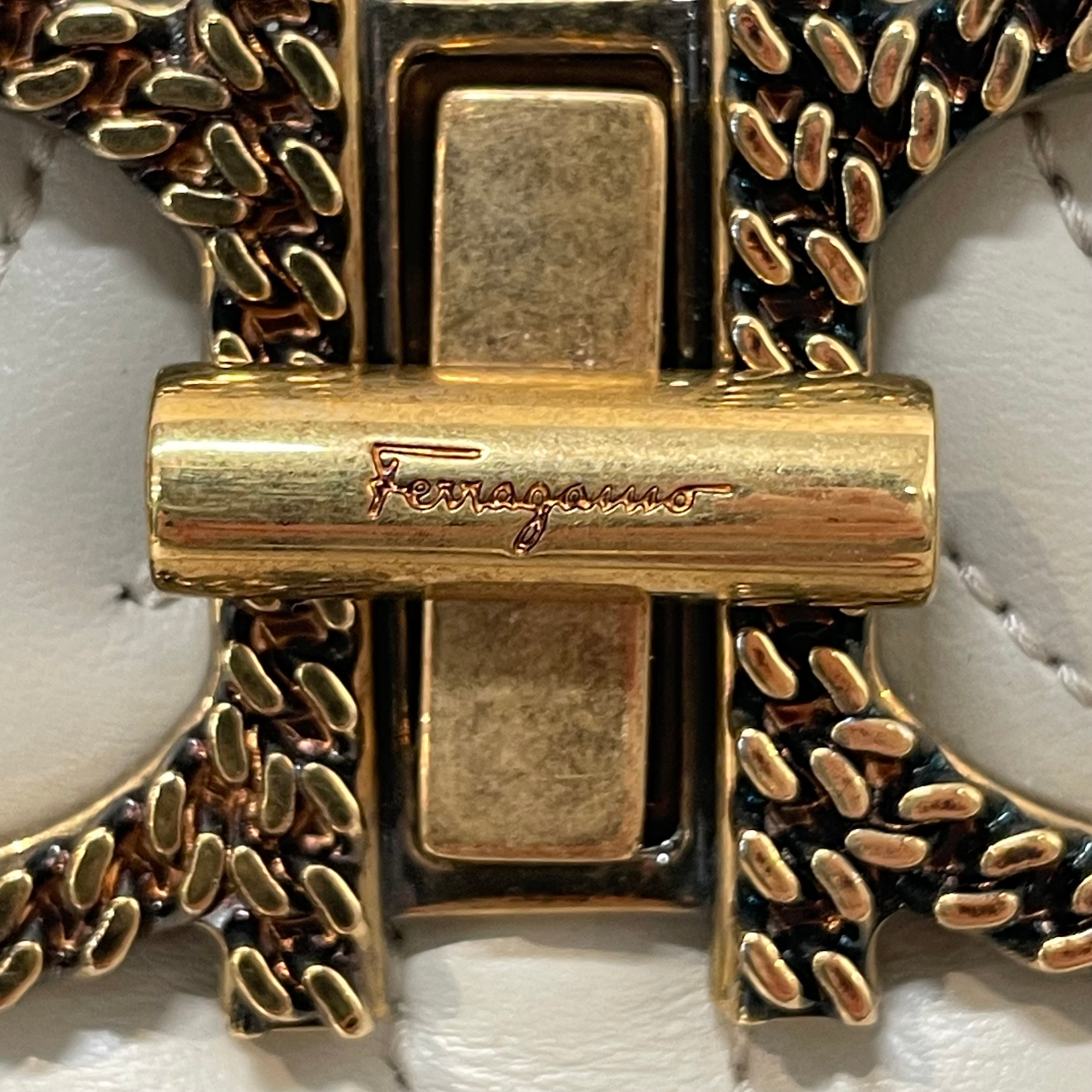 Salvatore Ferragamo/Cross Body Bag/Leather/BEG/quilted gancini chain bag view 7
