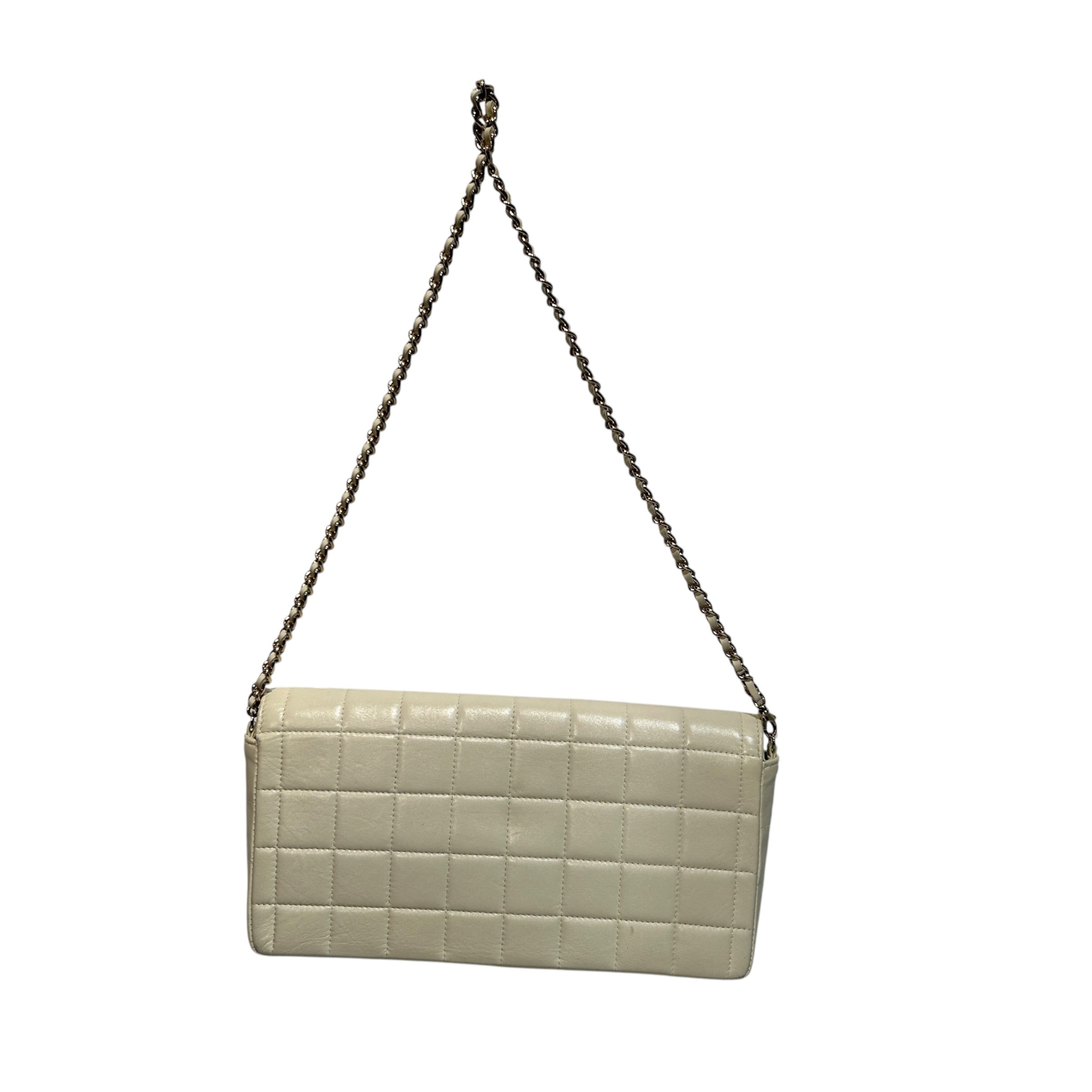 CHANEL/Bag/CRM/Chocolate Bar E/W Flap view 2