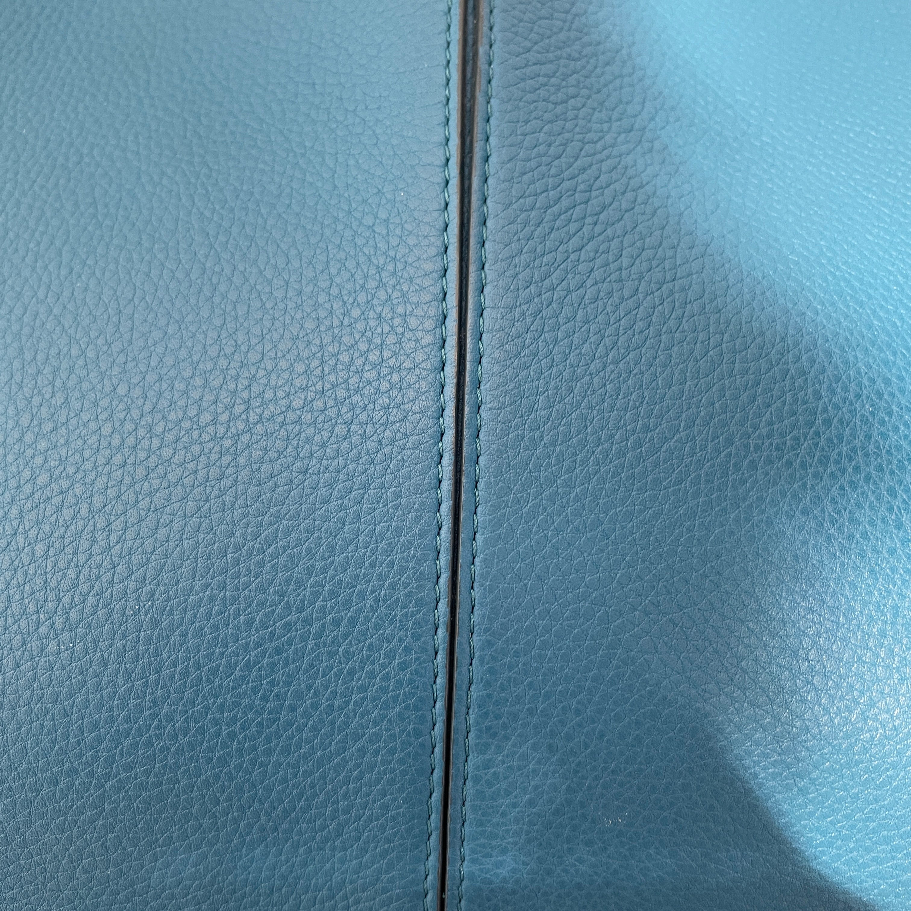 CELINE/Tote Bag/Leather/BLU/Trifold leather tote in teal view 6