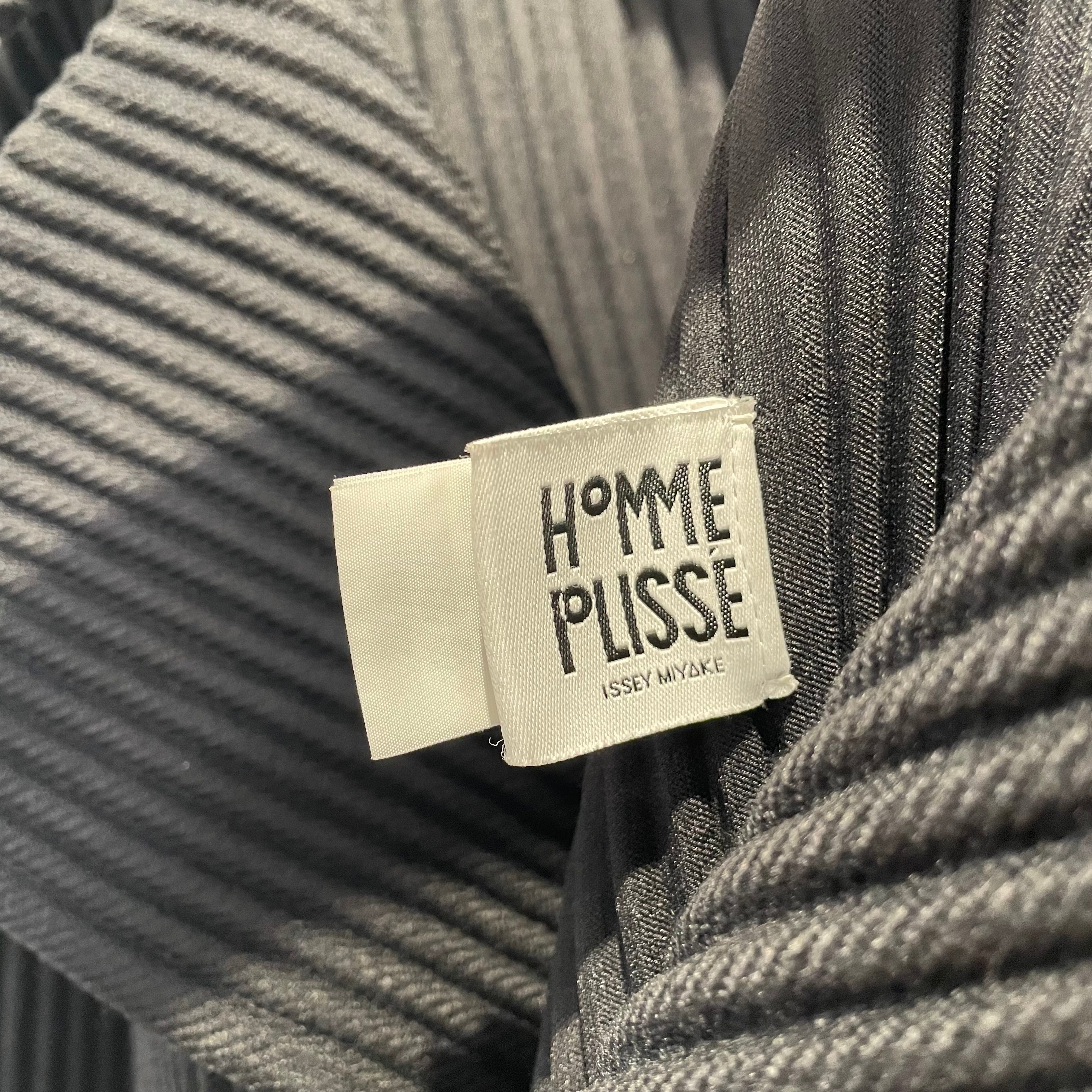 HOMME PLISSE ISSEY MIYAKE/Coat/2/Polyester/BLK/RIBBED DOUBLE BREASTED COAT view 3