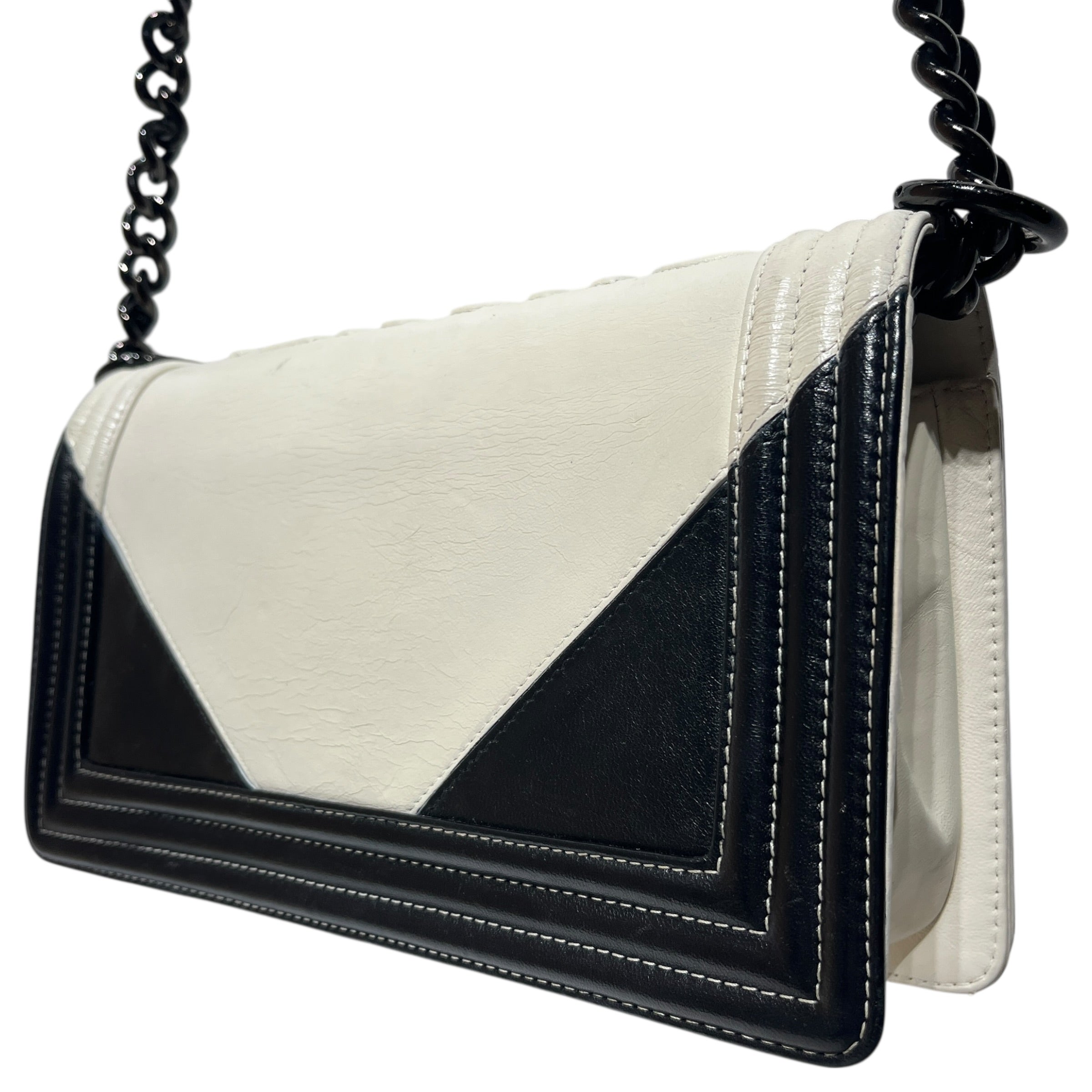 CHANEL/Cross Body Bag/Leather/WHT/GEOMETRIC BOY BAG view 4