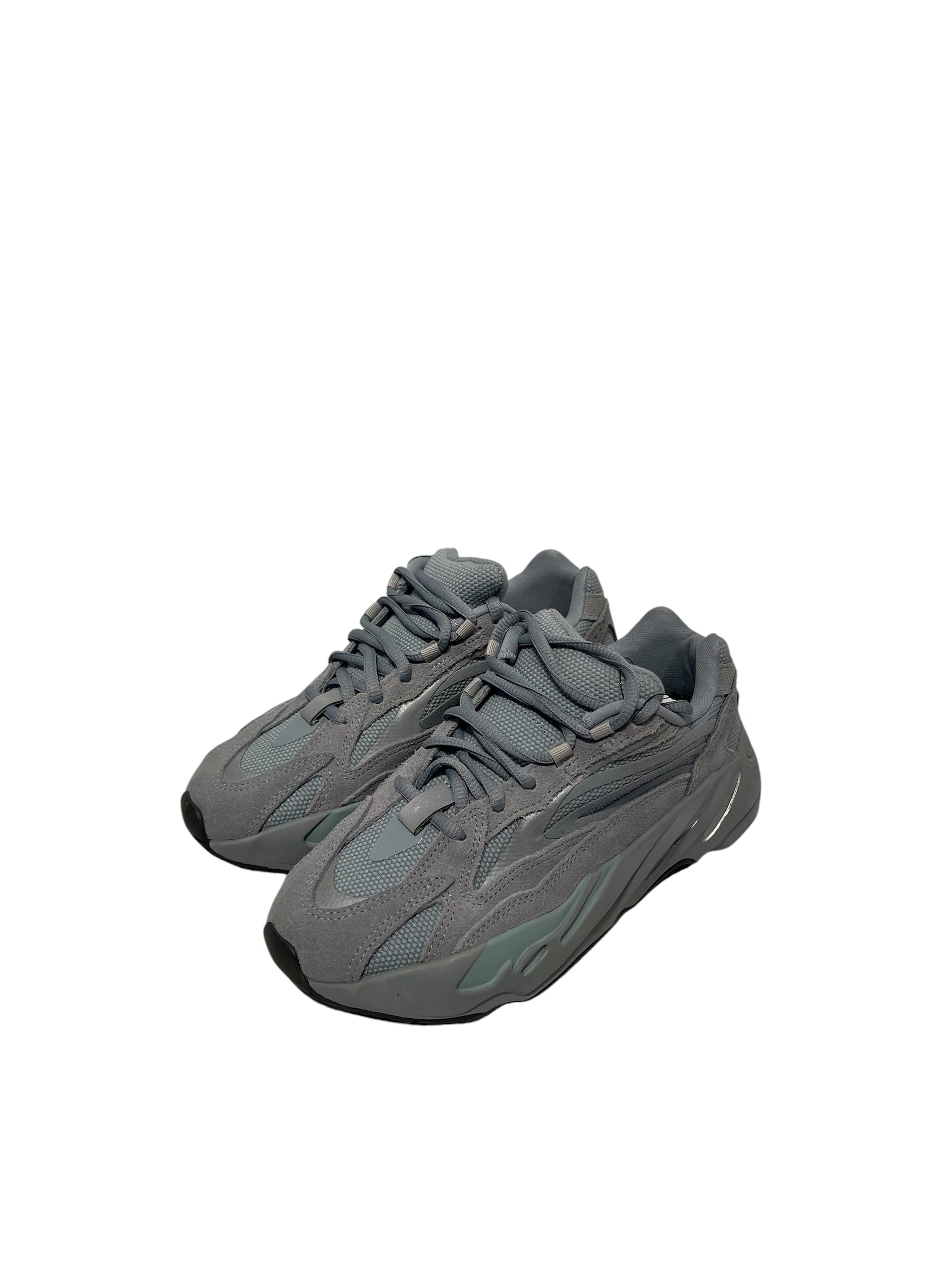 YEEZY/Low-Sneakers/US 5/IDG/700 V2 FV8424 view 2