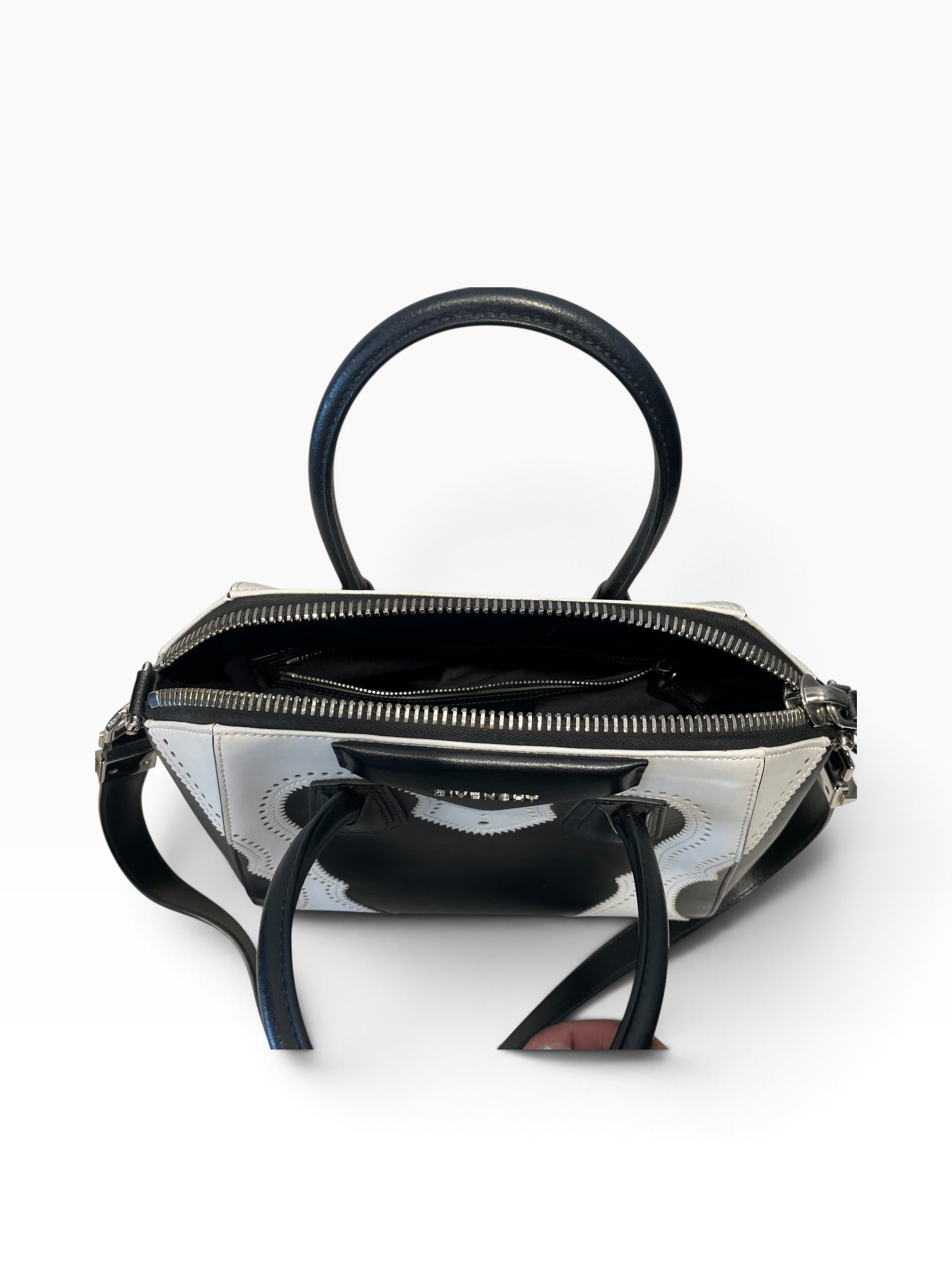 GIVENCHY/Hand Bag/Leather/WHT/BROGUE ANTIGONA view 2