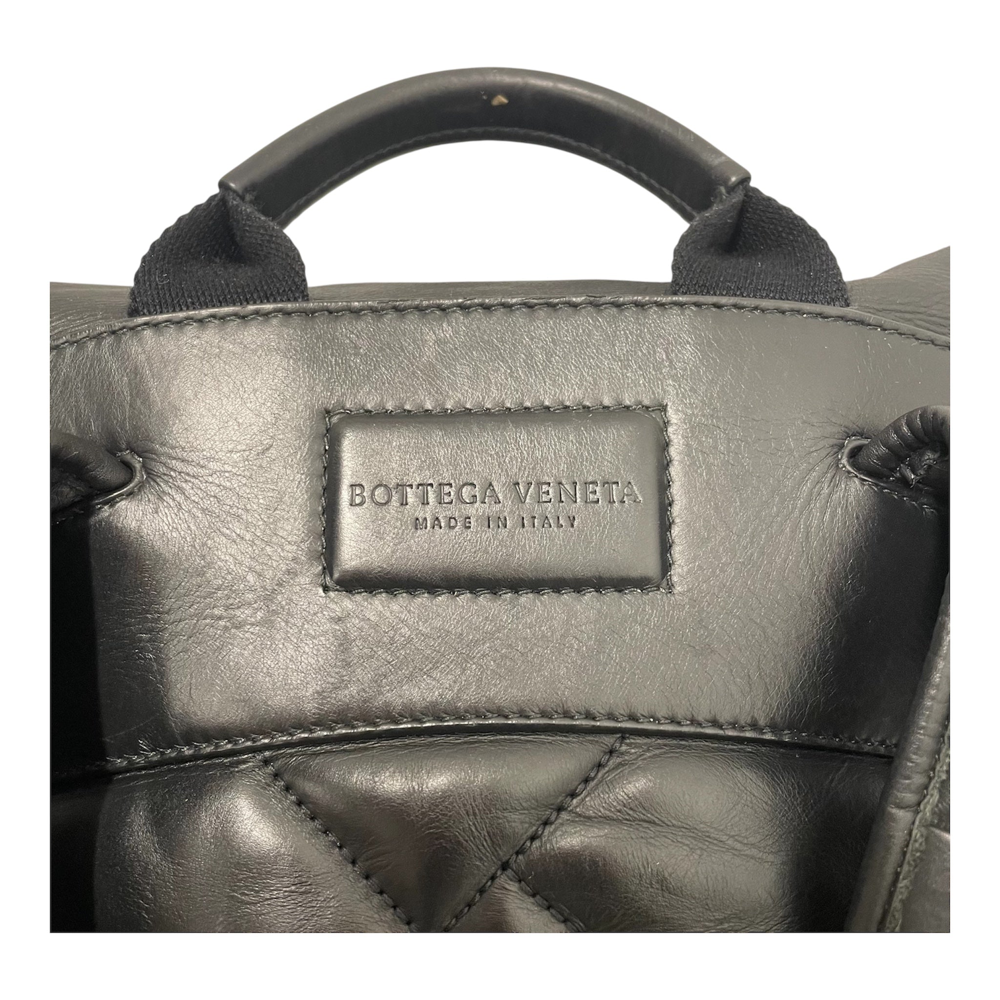 BOTTEGA VENETA/Backpack/Leather/BLK/Fold over/ perforated detail view 4
