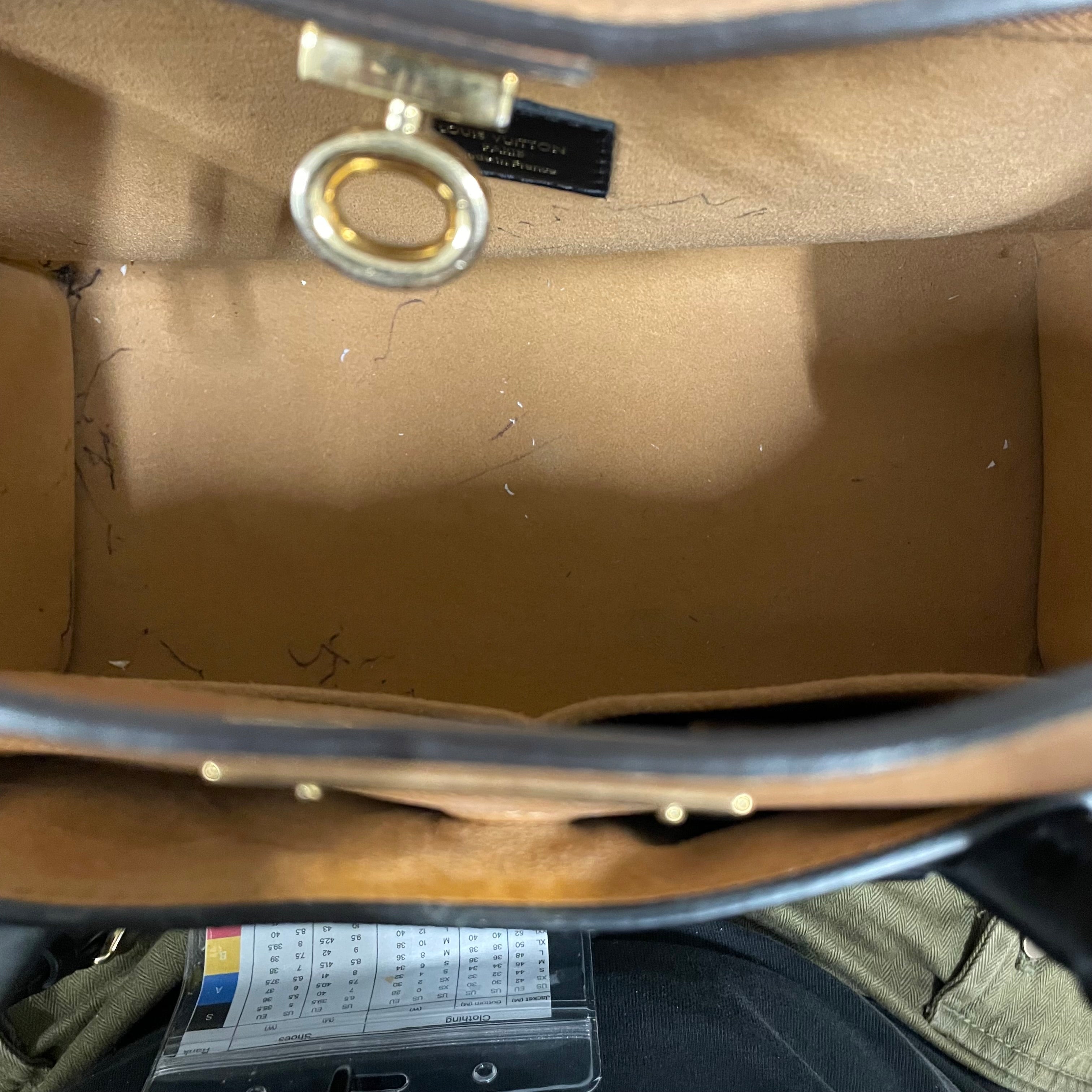 LOUIS VUITTON/Bag/Leather/BLK/MONOGRAM ON THE SIDE view 4