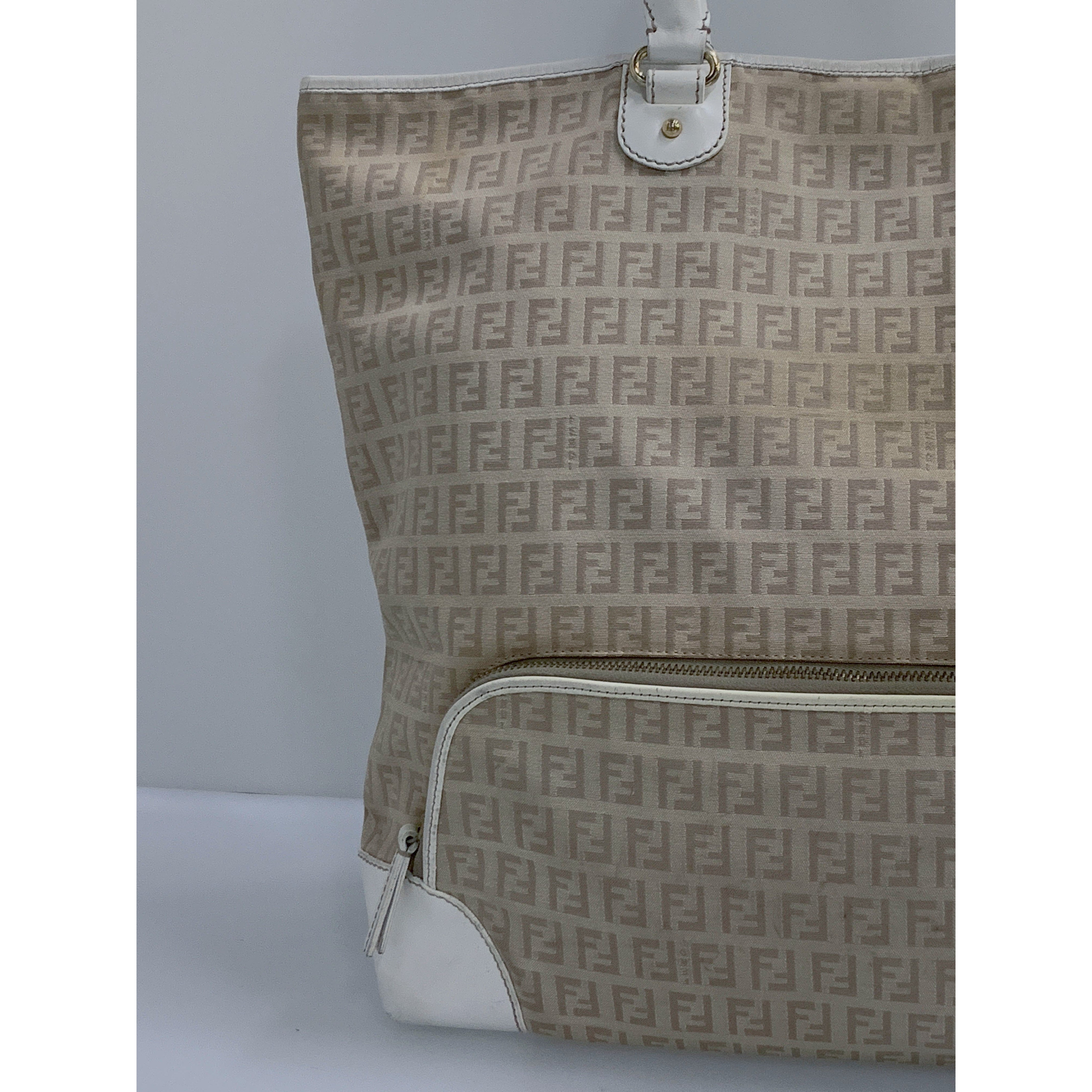FENDI/Tote Bag/WHT/All Over Print view 2