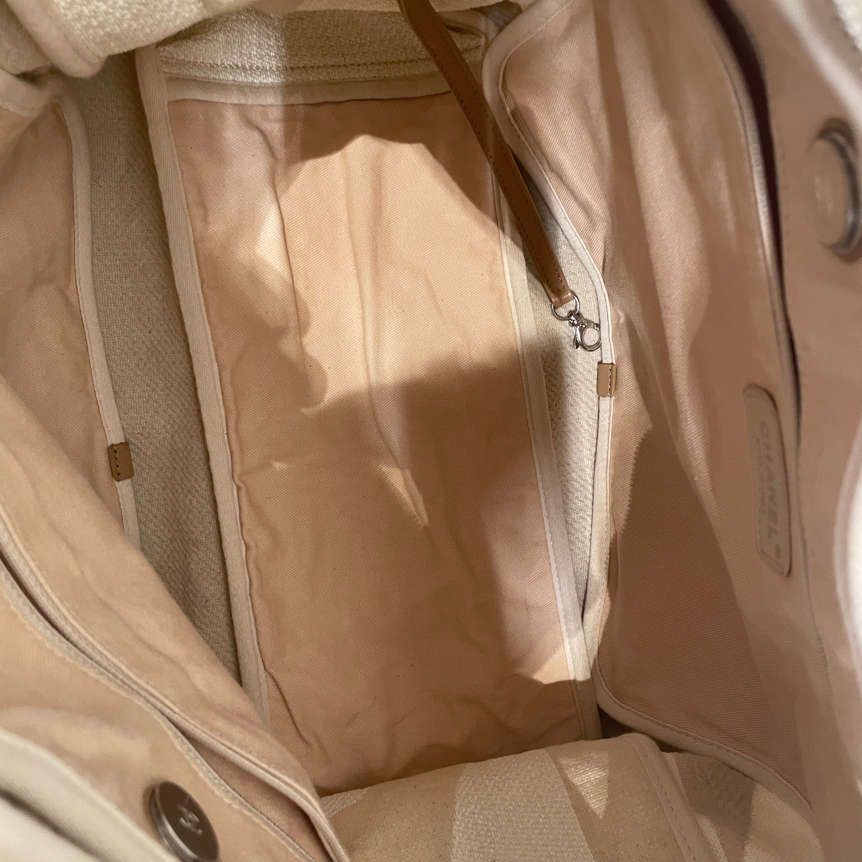 CHANEL/Bag/Tweed/CRM/CHANEL MAXI BOWLING BAG view 6