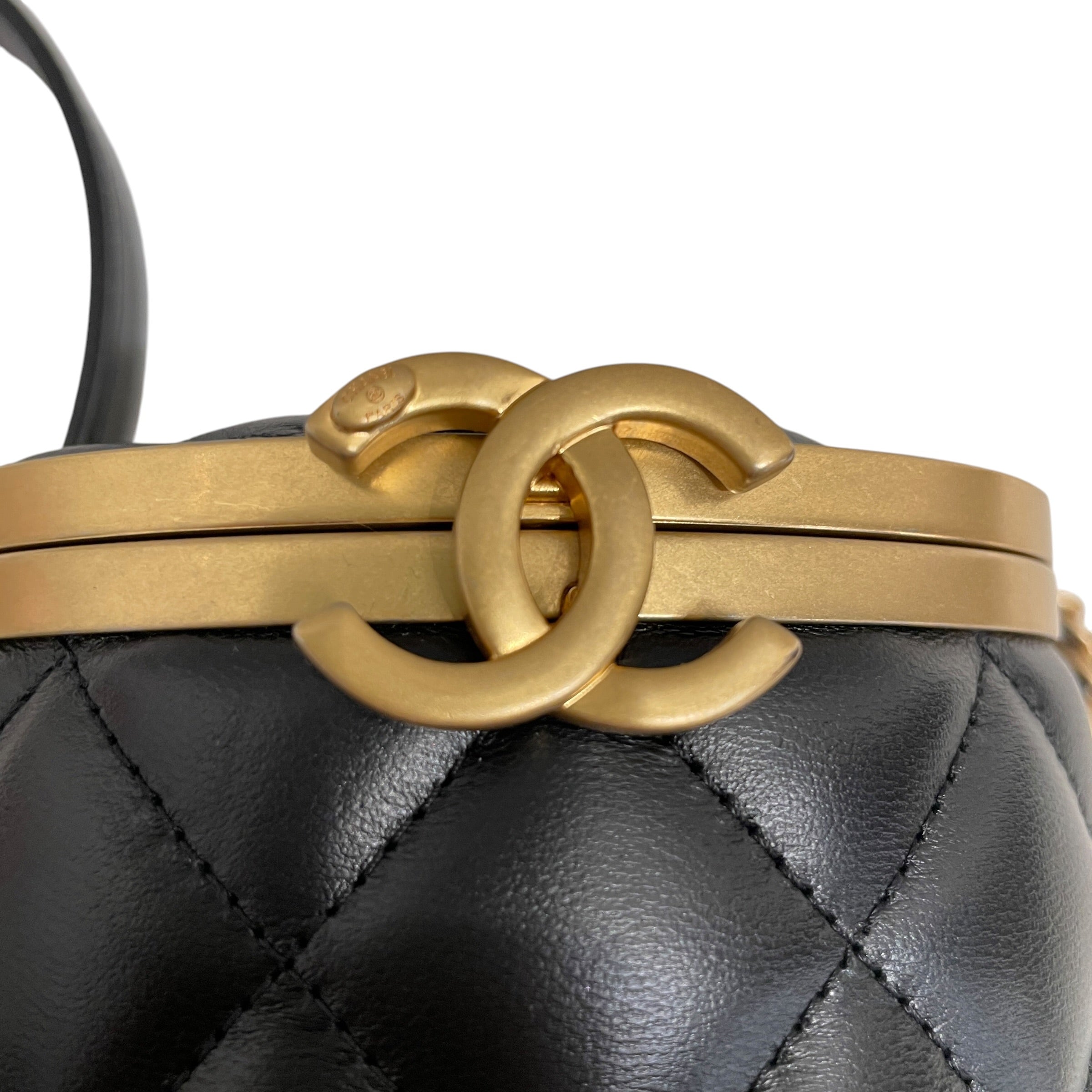 CHANEL/Cross Body Bag/Leather/BLK/QUILTED DIAMOND VANITY BOX BAG view 5
